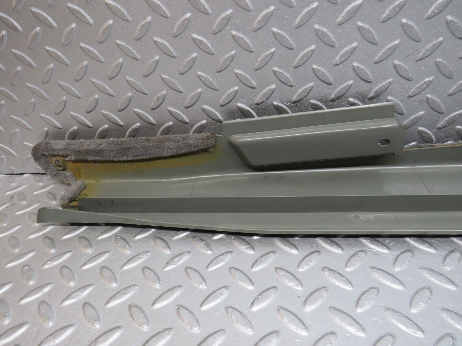 39365 Mercedes-Benz R129 320SL Coupe Right Door Sill Cover Grey 1296800235