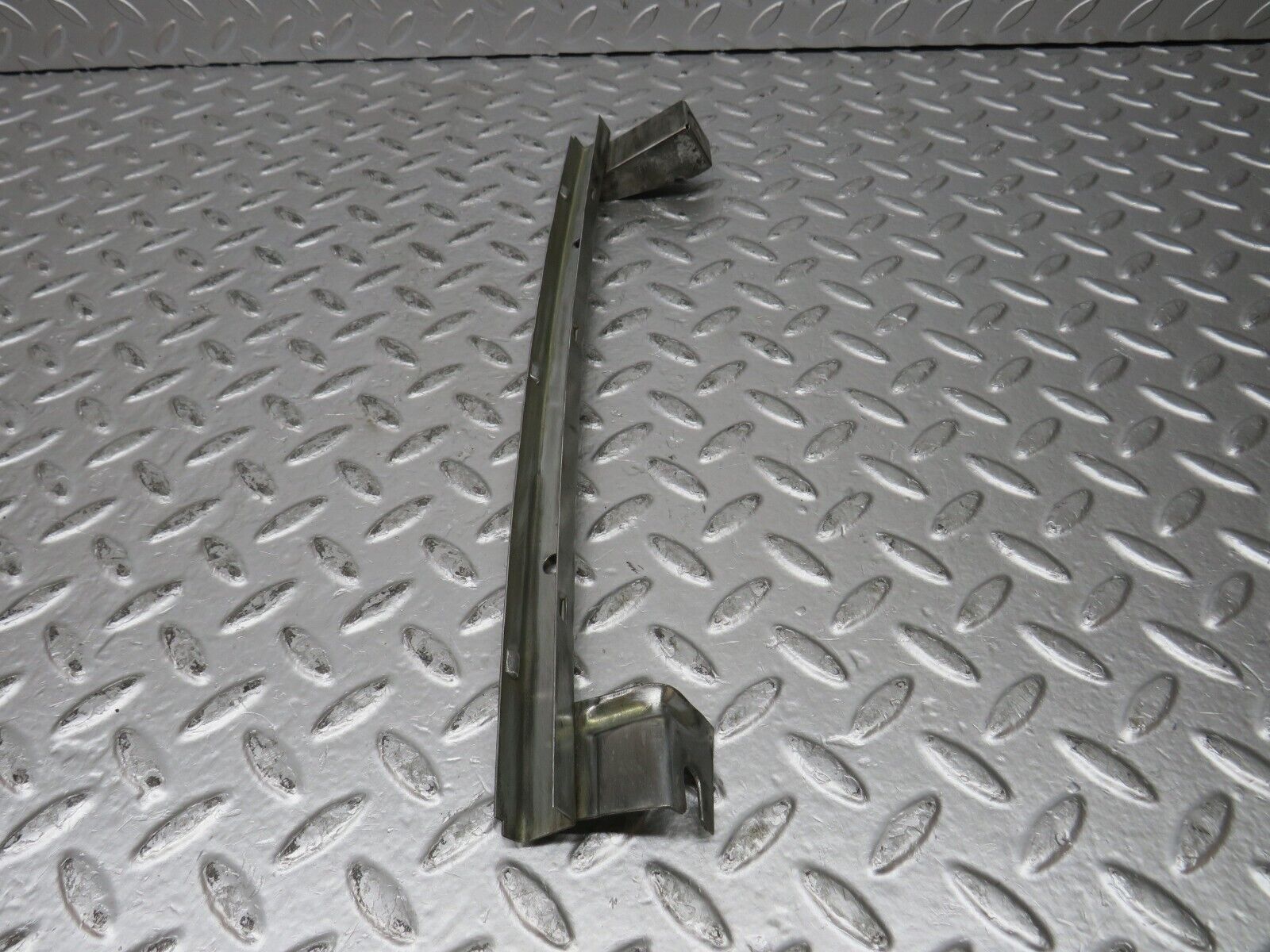 32084 Mercedes-Benz W123 230E Rear Left Window Channel