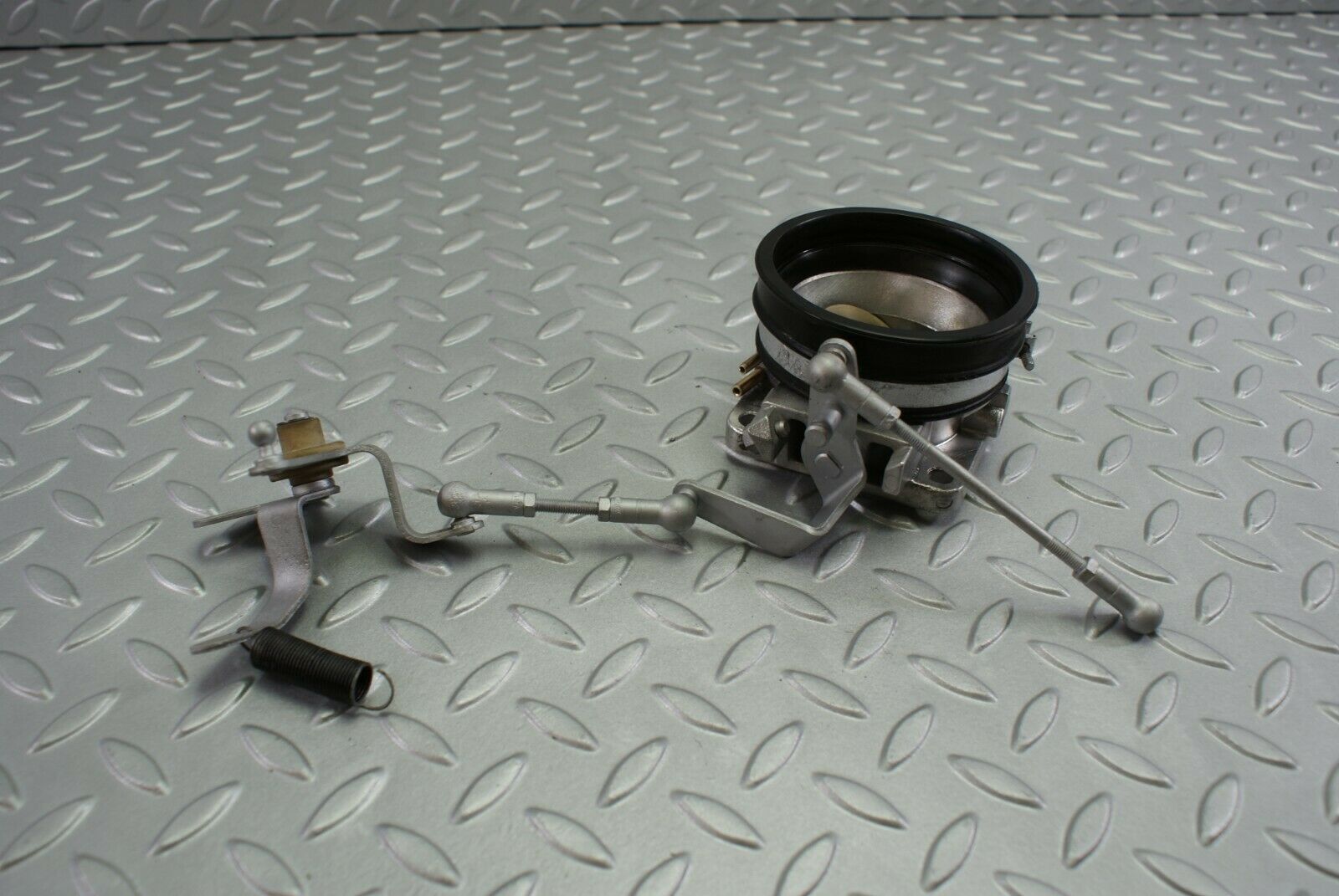 2998 Mercedes-Benz C123 280CE Coupe Throtthle Body Valve & Linkage