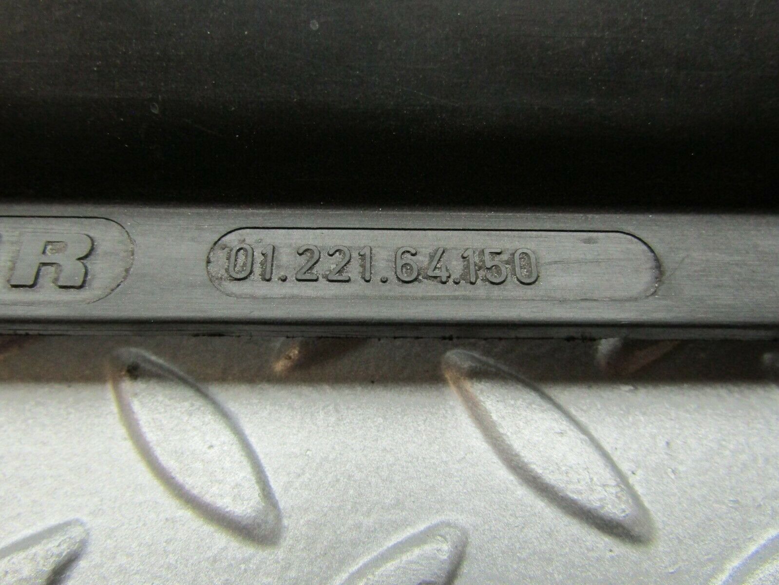 3288 Mercedes-Benz W115 220D Radiator Fan Shroud Fan Cover 1155050355