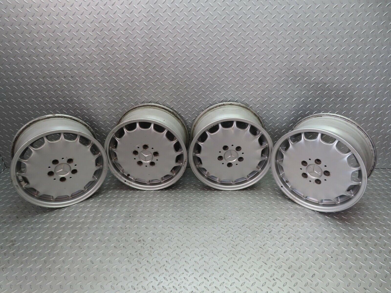 15216 Mercedes-Benz W140 S320 Alloy Wheel Set 7.5Jx16H2 ET51 1404011002