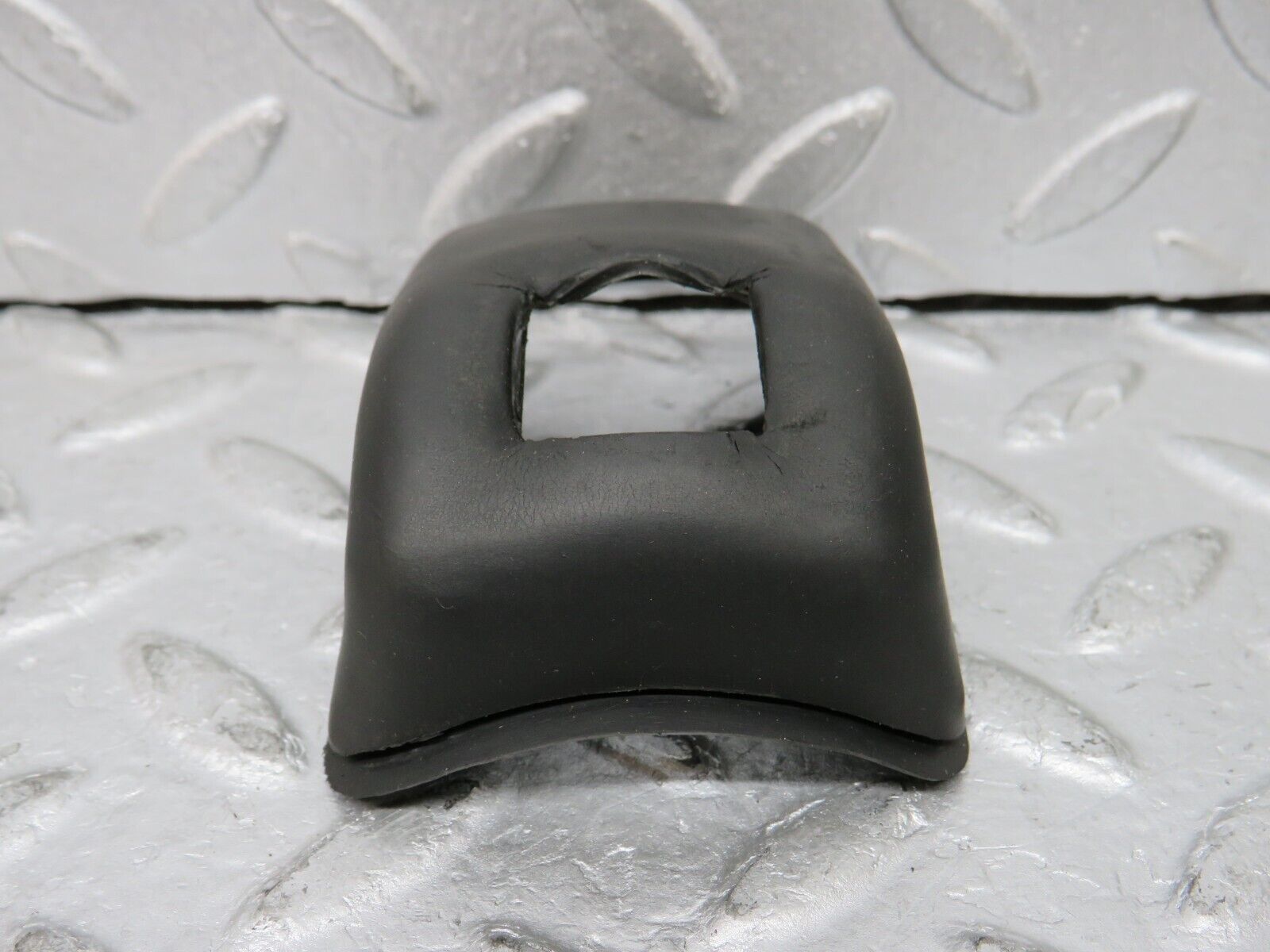 37436 Mercedes-Benz W109 300SEL Indicator Rubber Cover 1154620596