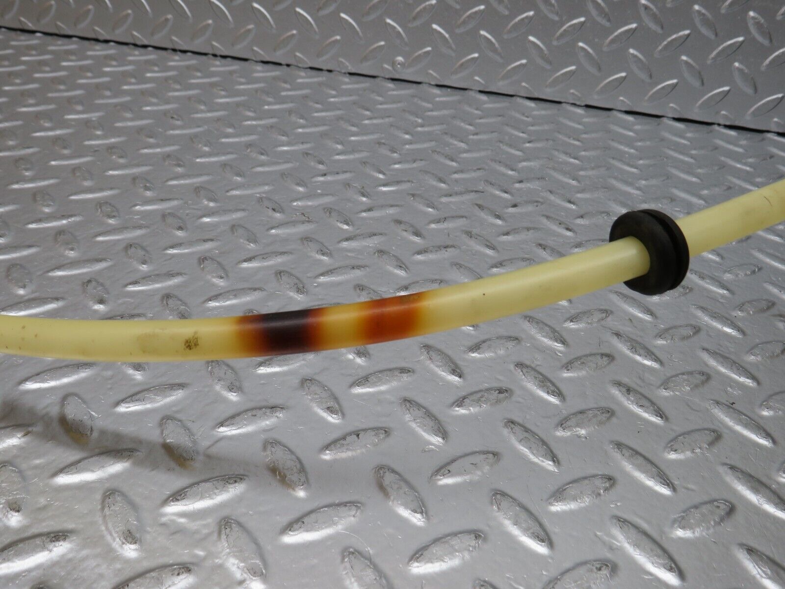 31087 Mercedes-Benz W123 200D Brake Servo Vacuum Pipe