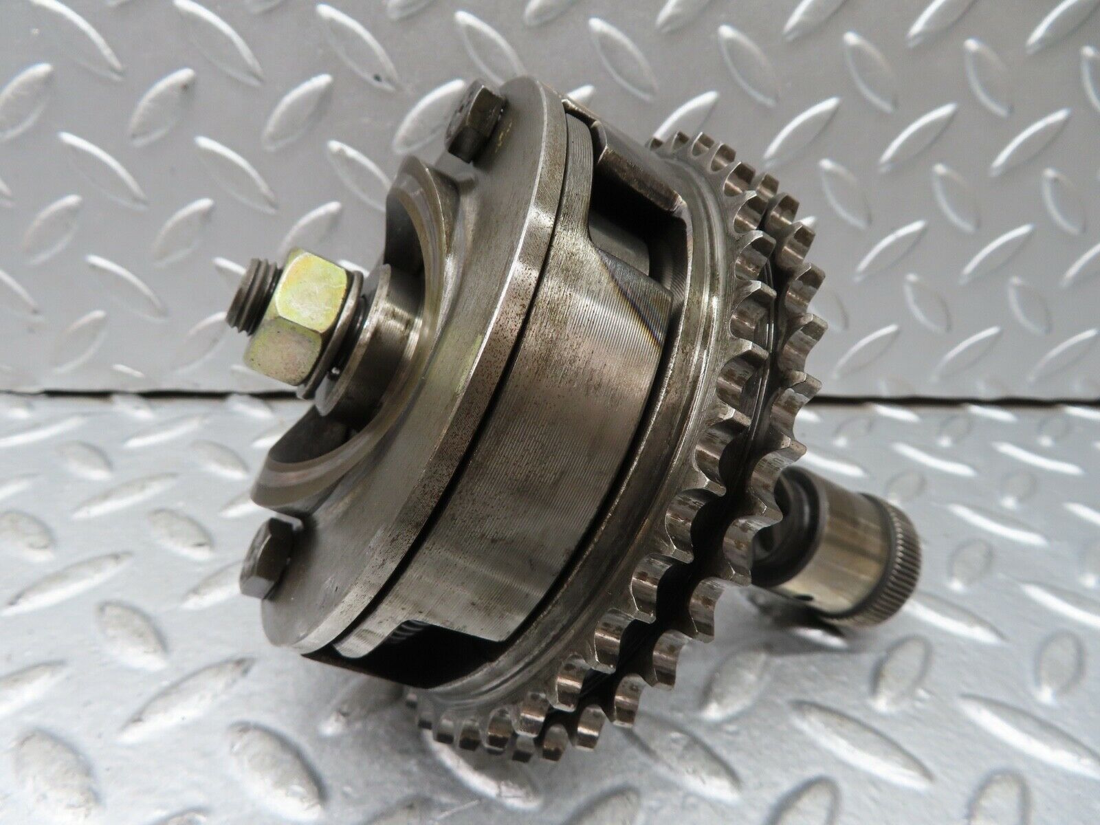 19107 Mercedes-Benz W123 300D Injection Pump Intermediate Timing Gear Shaft