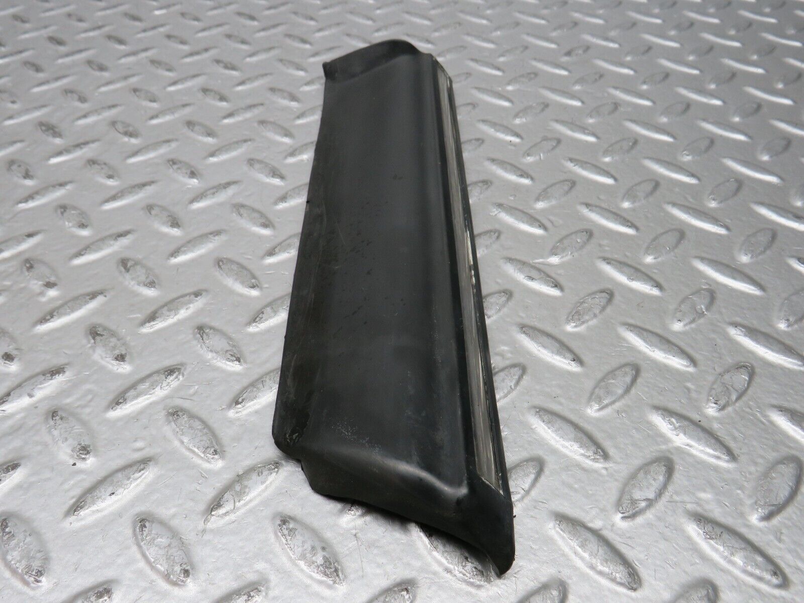 28617 Mercedes-Benz W123 280E Front Right Fender Wing Lower Moulding Trim