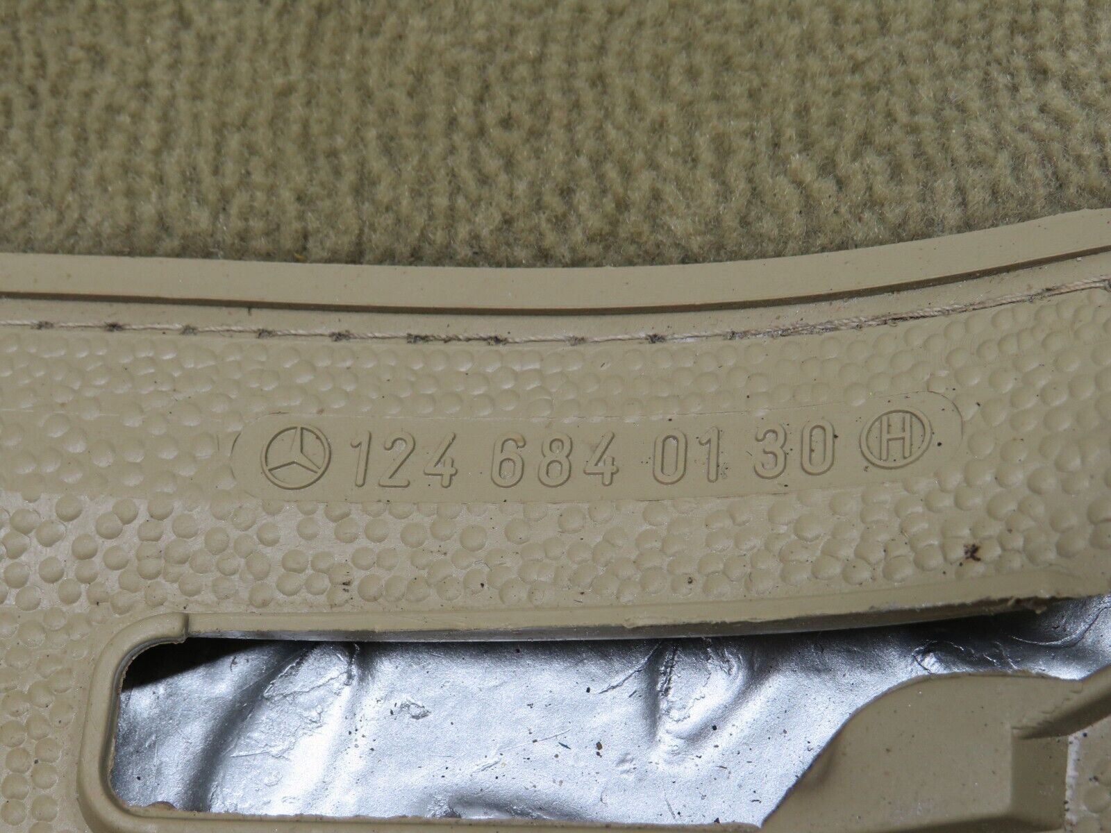 29233 Mercedes-Benz W124 230E Front Right Floor Carpet 1246840130