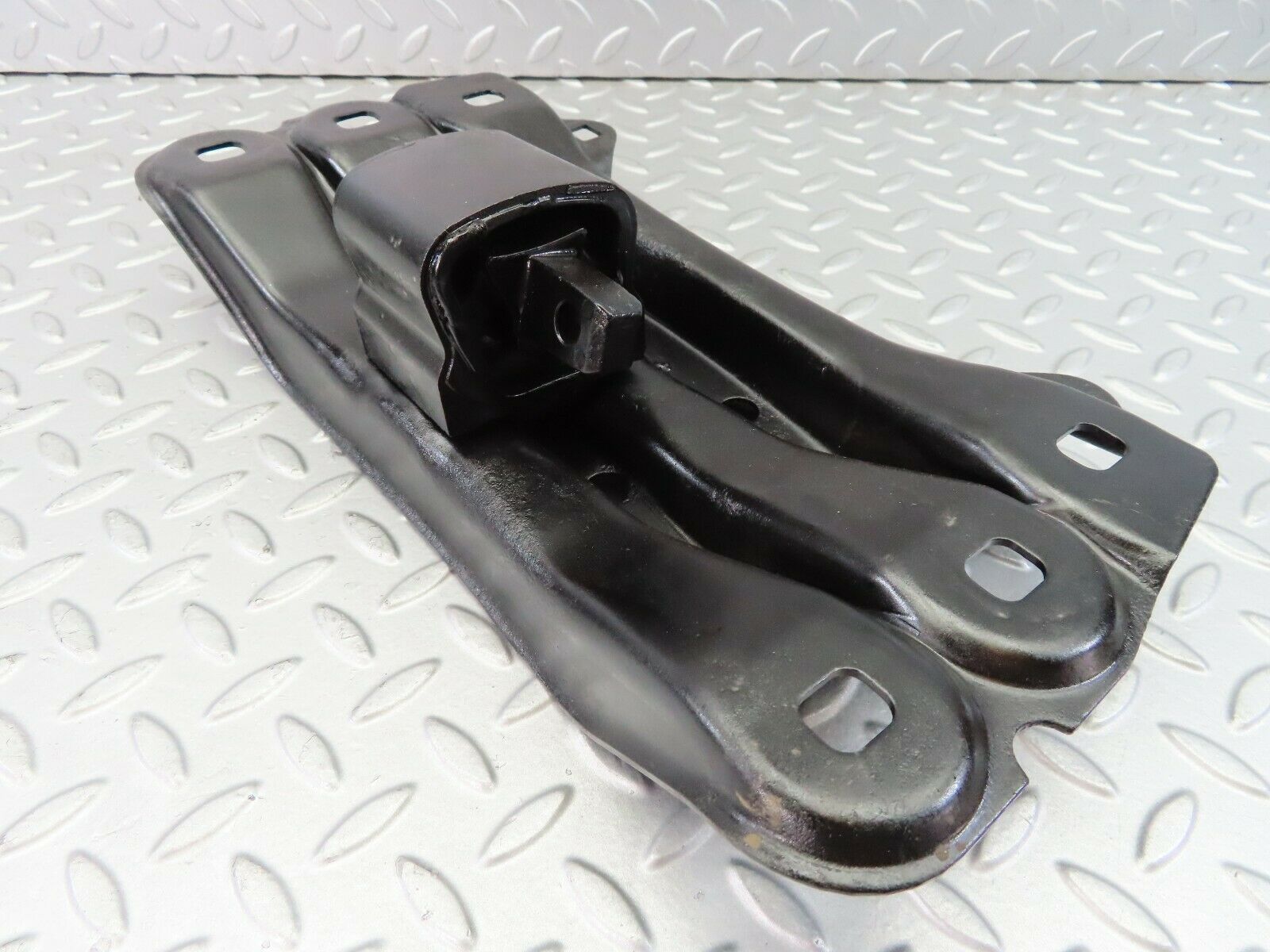 7576 Mercedes-Benz W220 S430 Gearbox Bracket 2202420201