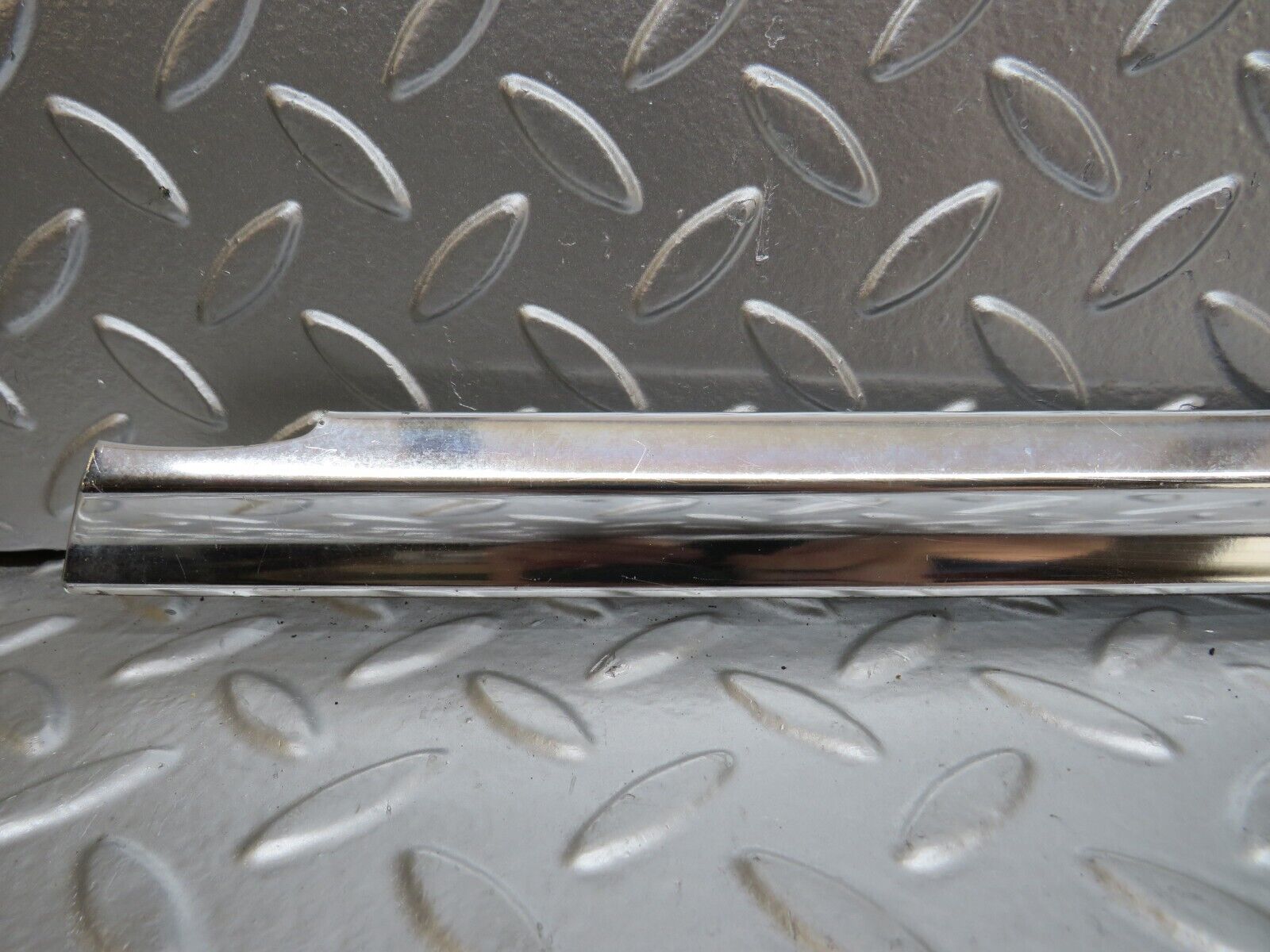 26405 Mercedes-Benz W116 450SE Rear Right Door Chrome Trim