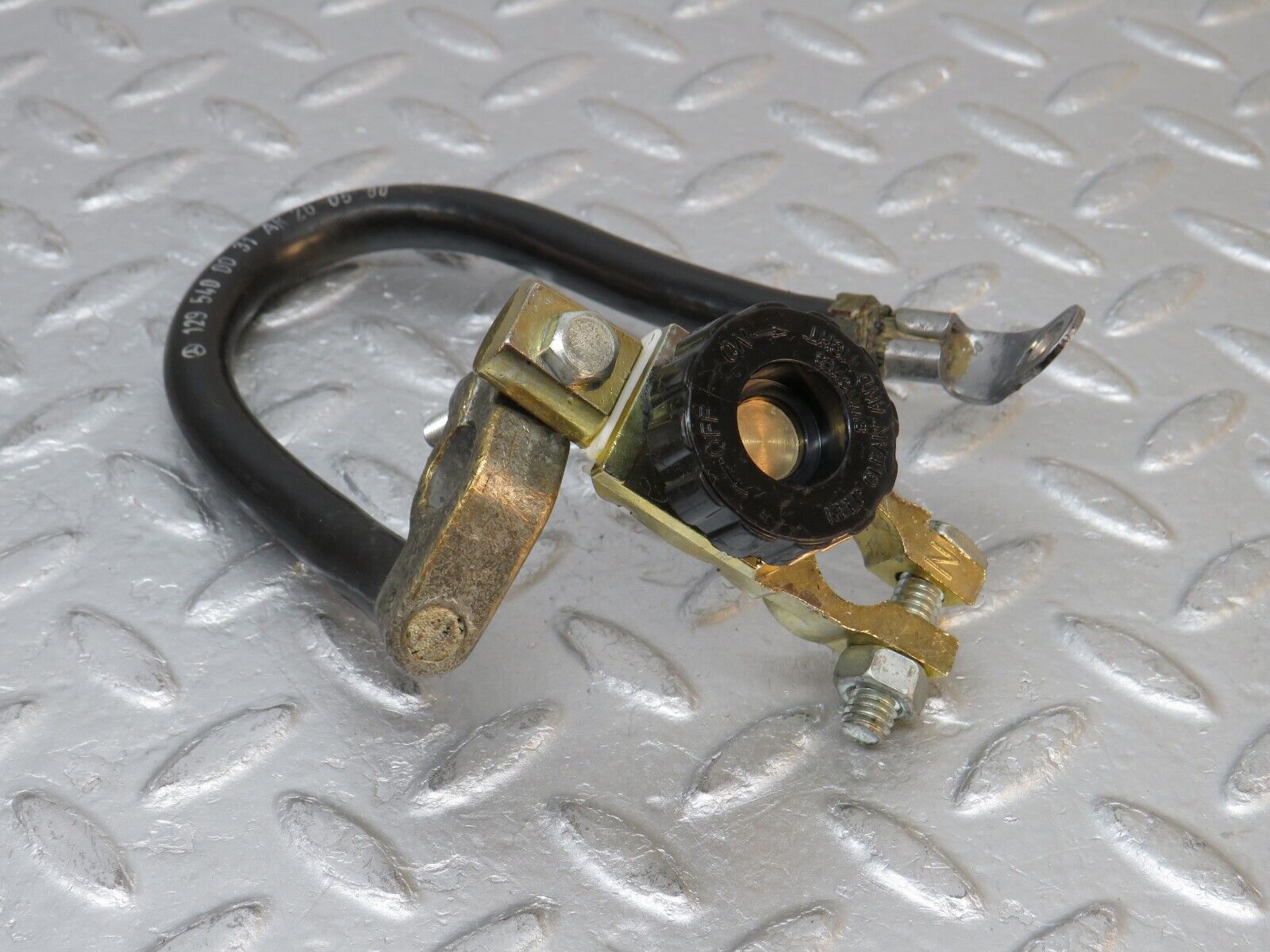 38255 Mercedes-Benz R129 280SL Coupe Battery Negative Cable Connector 1295400031