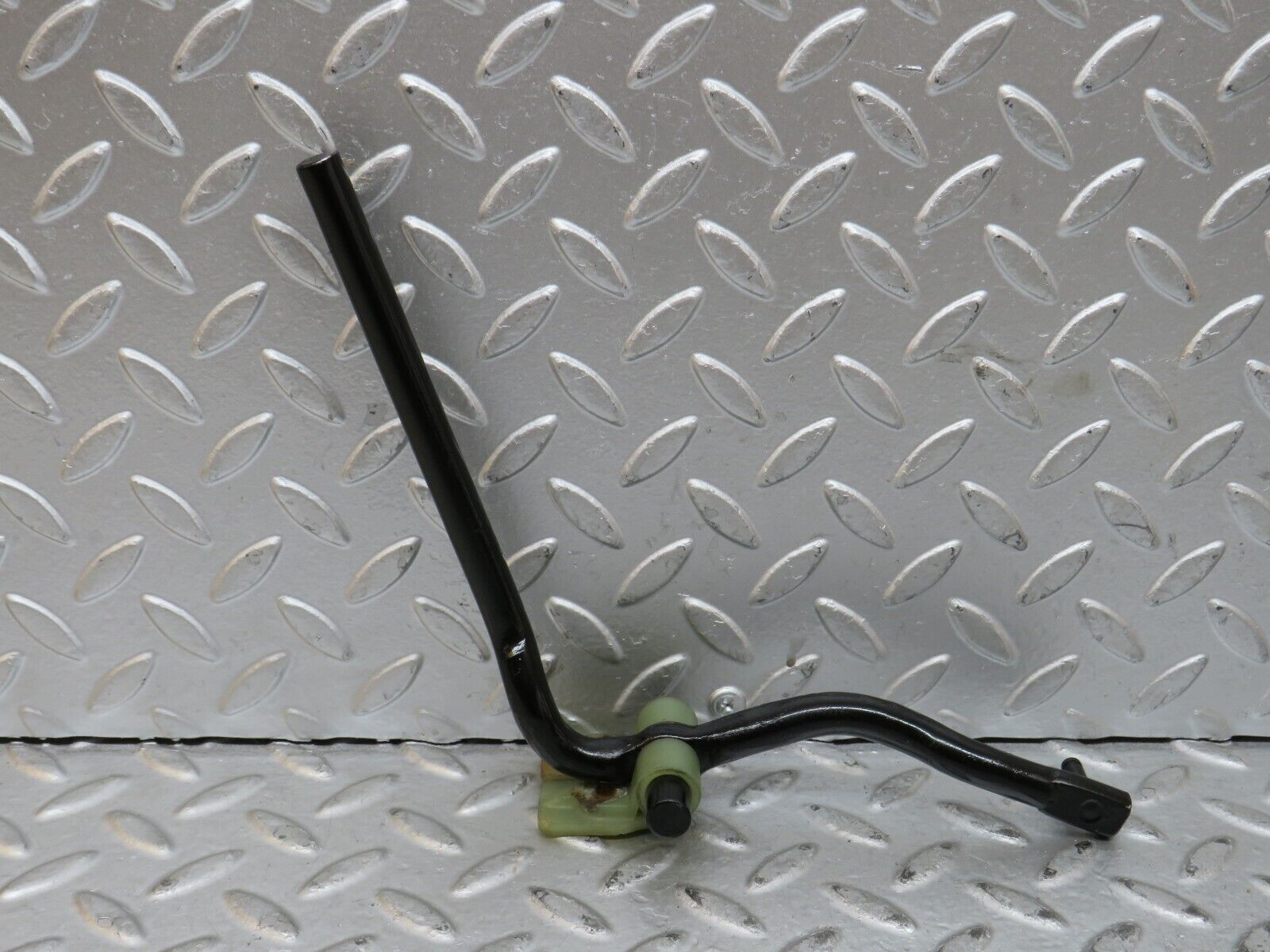 28368 Mercedes-Benz S123 240D Wagon Accelerator Pedal Linkage