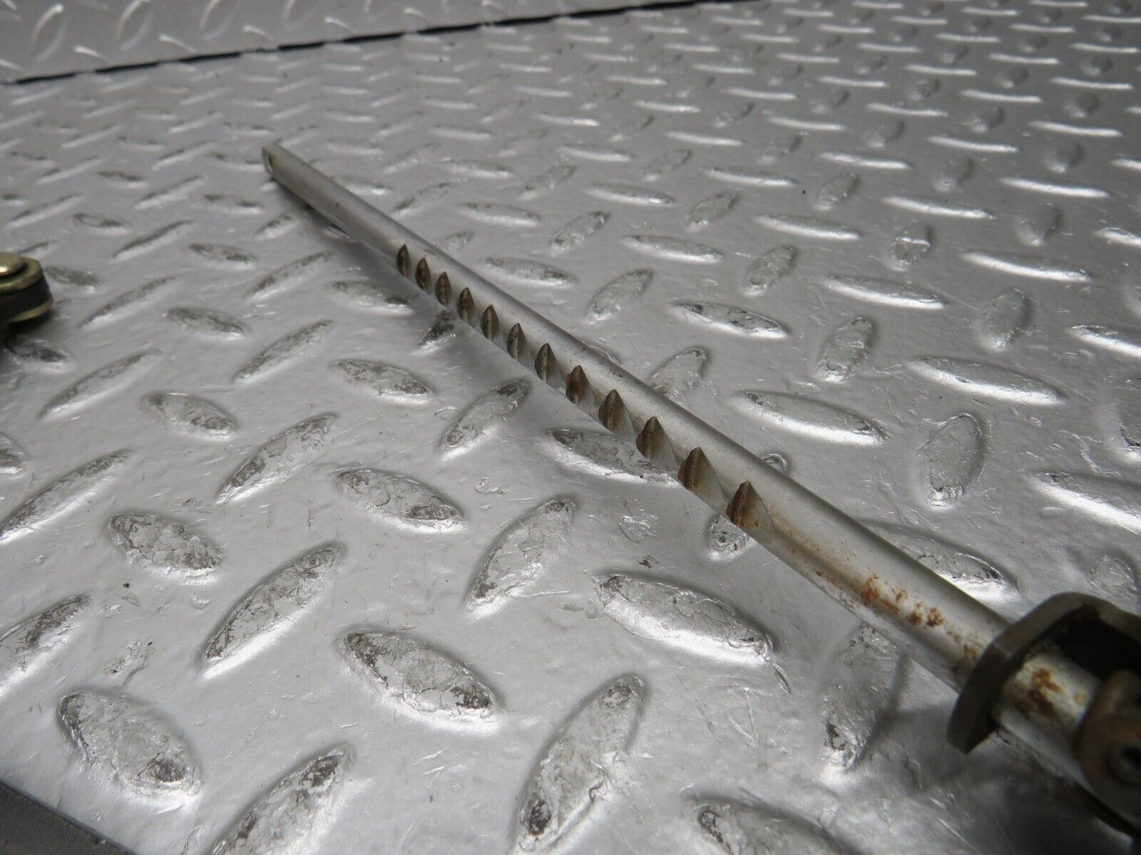 32071 Mercedes-Benz W123 230E Handbrake Regulator