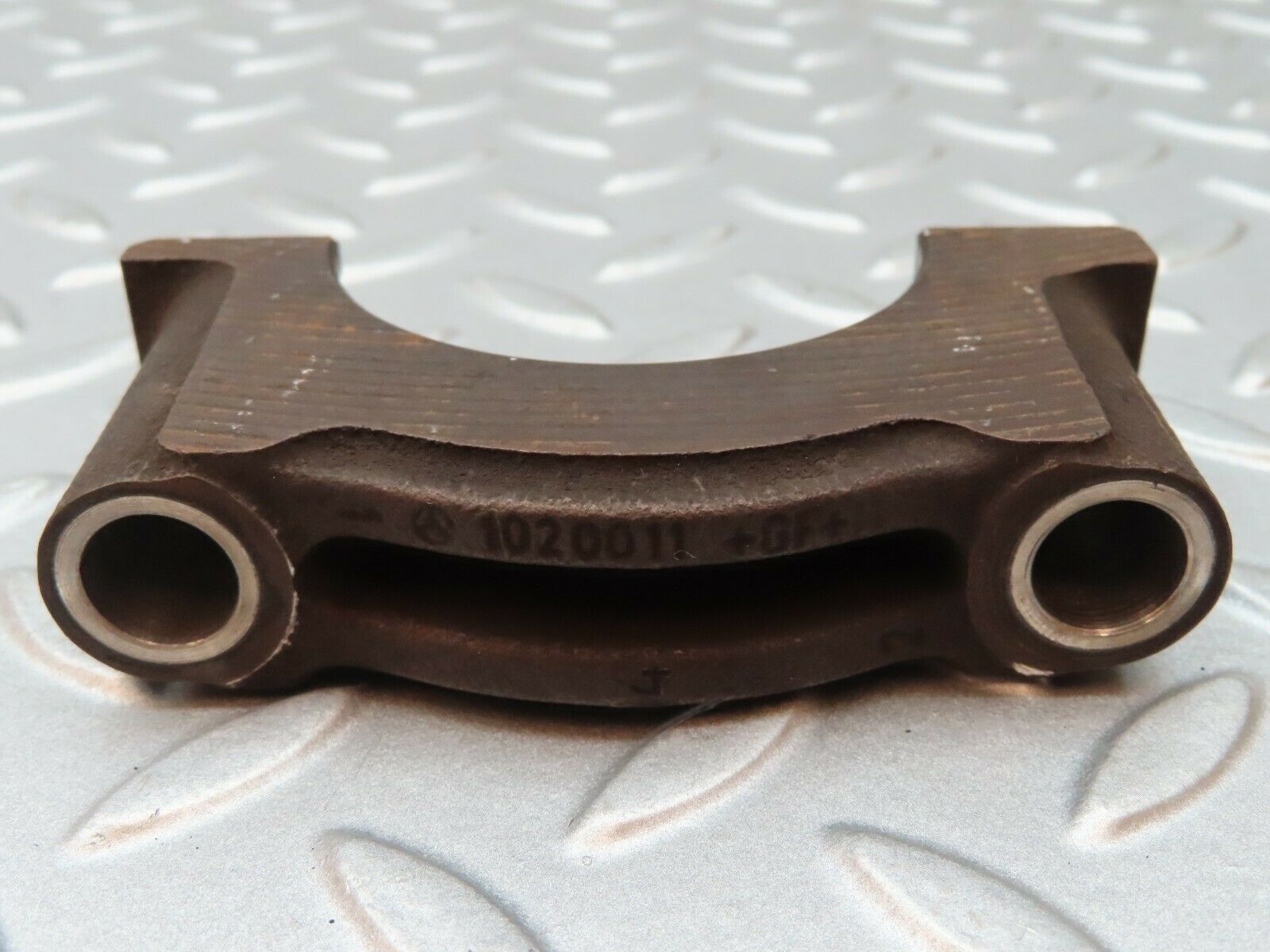 3955 Mercedes-Benz S123 200T Wagon Crankshaft Bearing Holder Block 1020011