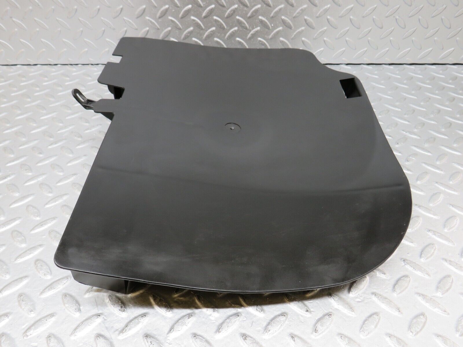 36453 Mercedes-Benz W201 190E 2.0L Front Left Floor Cable Channel Cover 2016841137