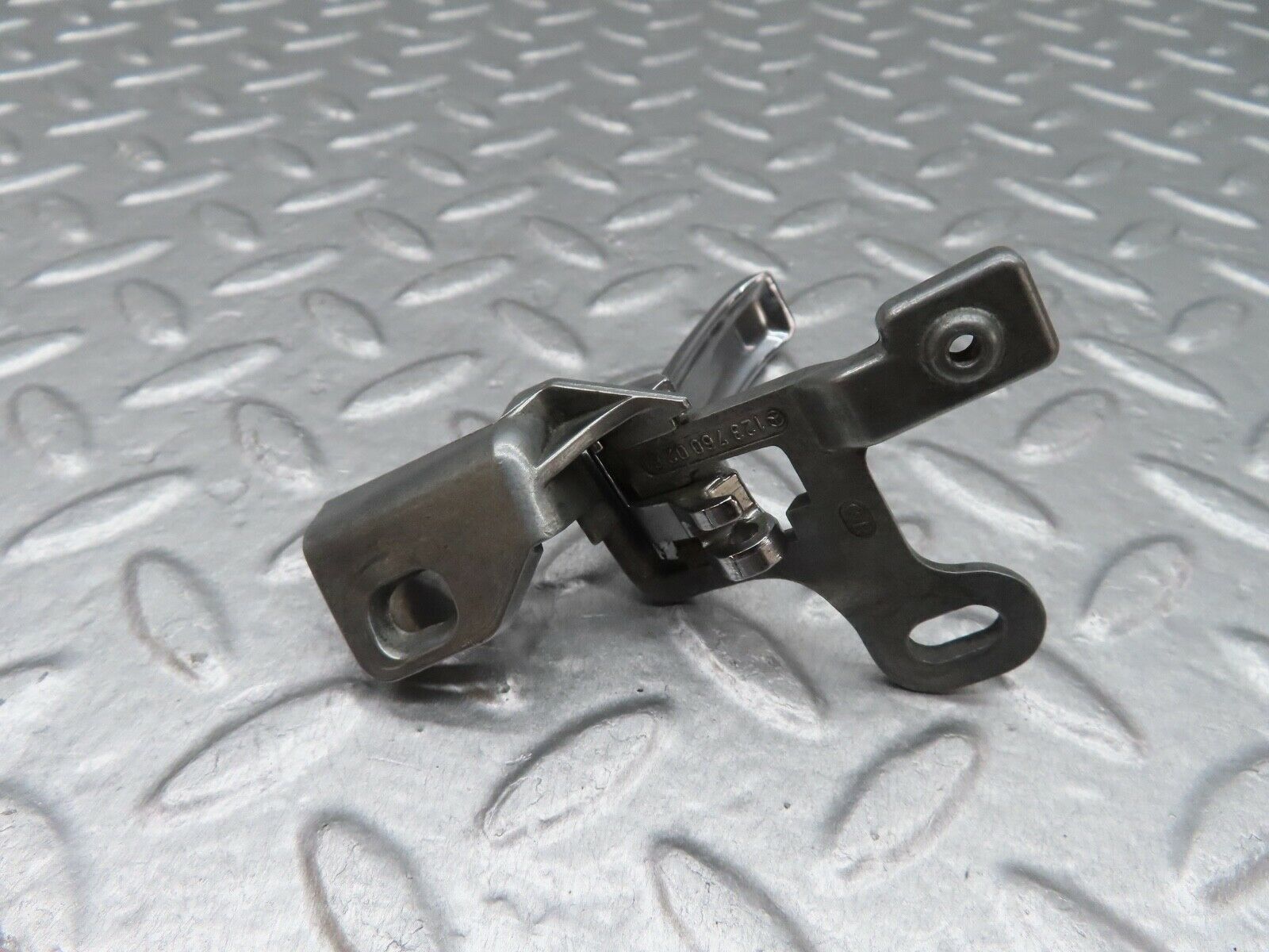 17946 Mercedes-Benz W123 200 Right Interior Door Handle 1237600261