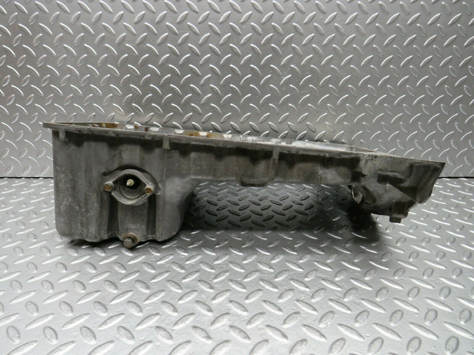 22536 Mercedes-Benz C124 E220 Coupe Oil Pan Oil Sump 1110140802