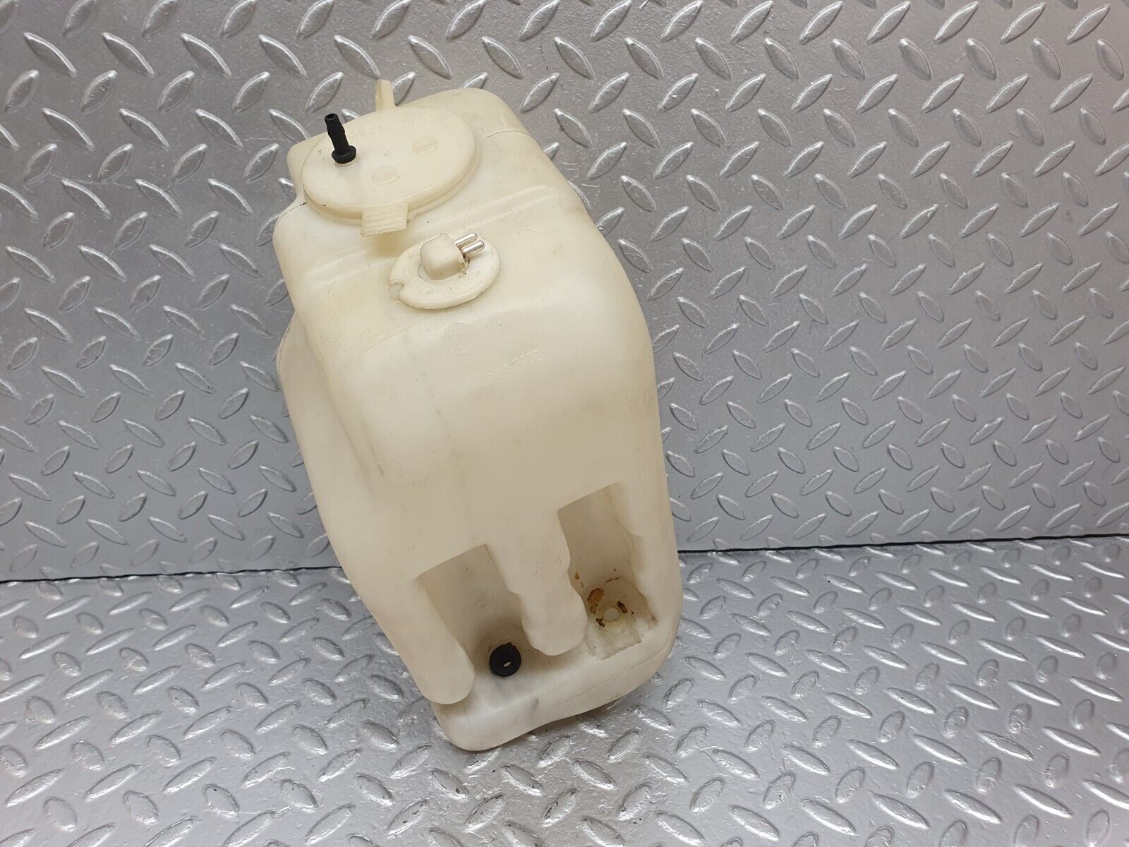 41581 Mercedes-Benz W124 200E Windscreen Washer Fluid Tank 1248690520 1248690072