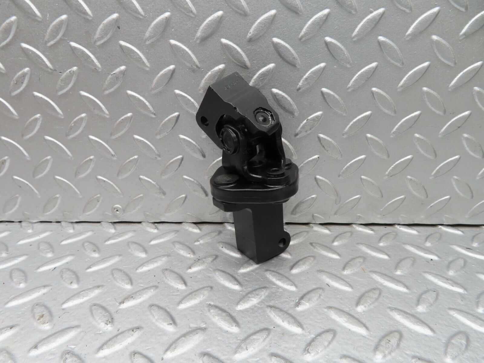 15122 Mercedes-Benz W140 S320 Steering Column Joint 2104620046