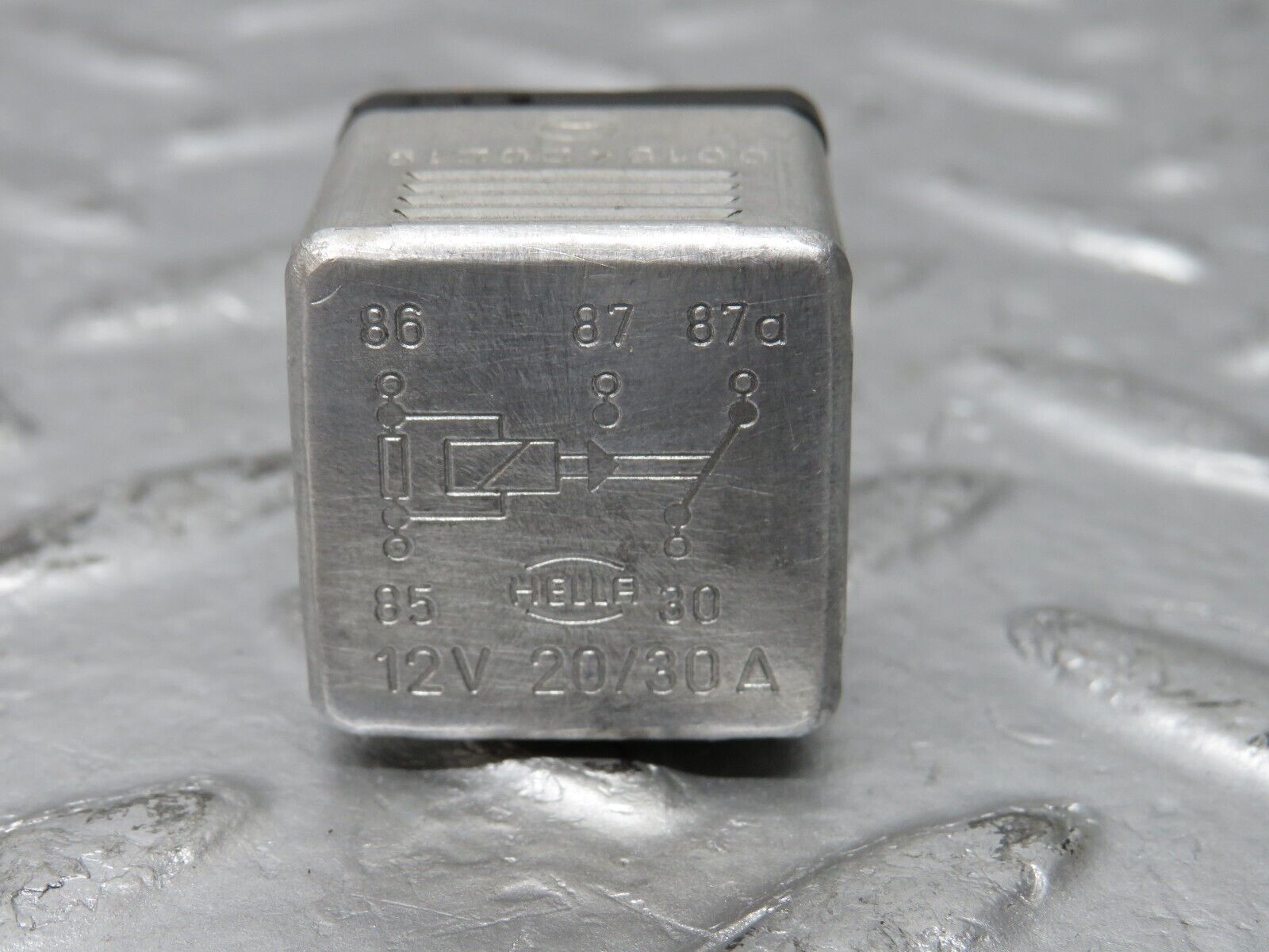 32055 Mercedes-Benz W123 230E Multi Purpose Relay 0015420219