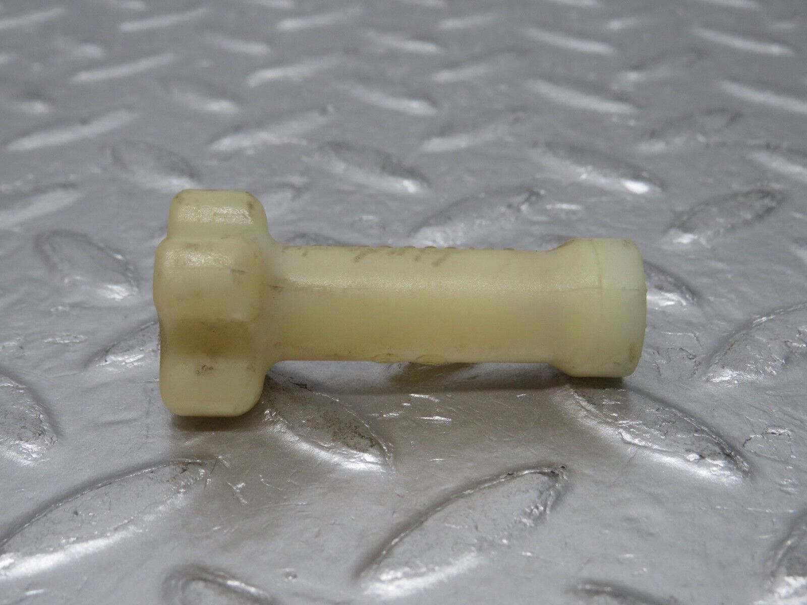 30376 Mercedes-Benz W124 230E Windscreen Washer Reservoir Holder 2018690028