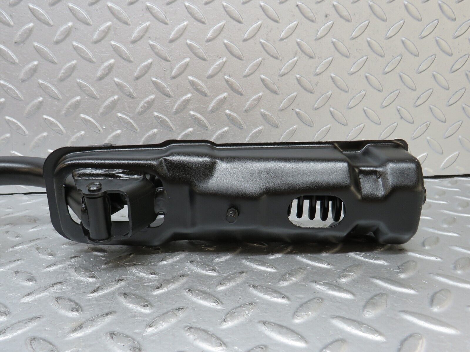 36369 Mercedes-Benz W126 420SE Trunk Lid Hinge Right Side