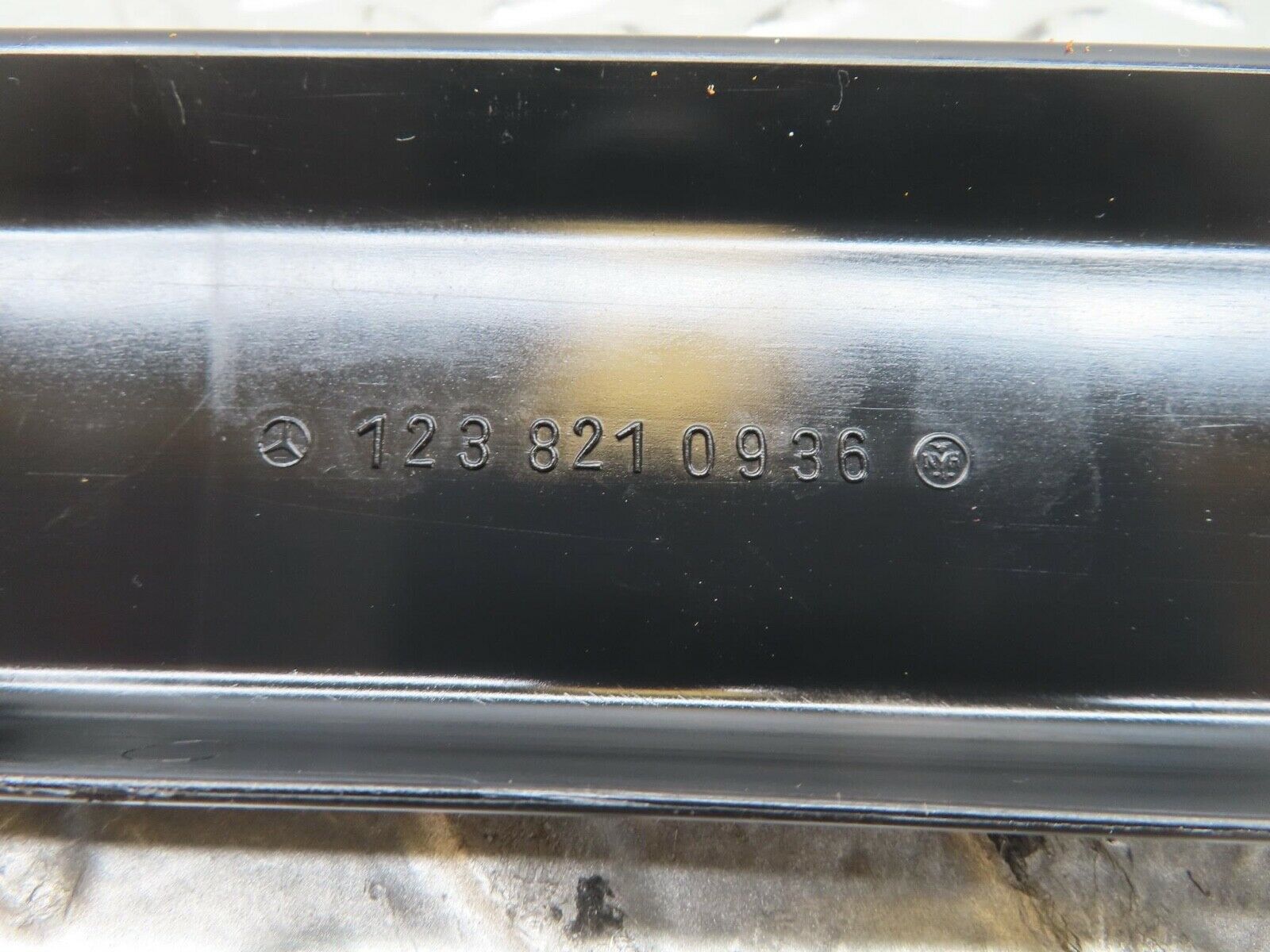 15867 Mercedes-Benz W123 280E Front Left Cable Channel Cover 1238210936