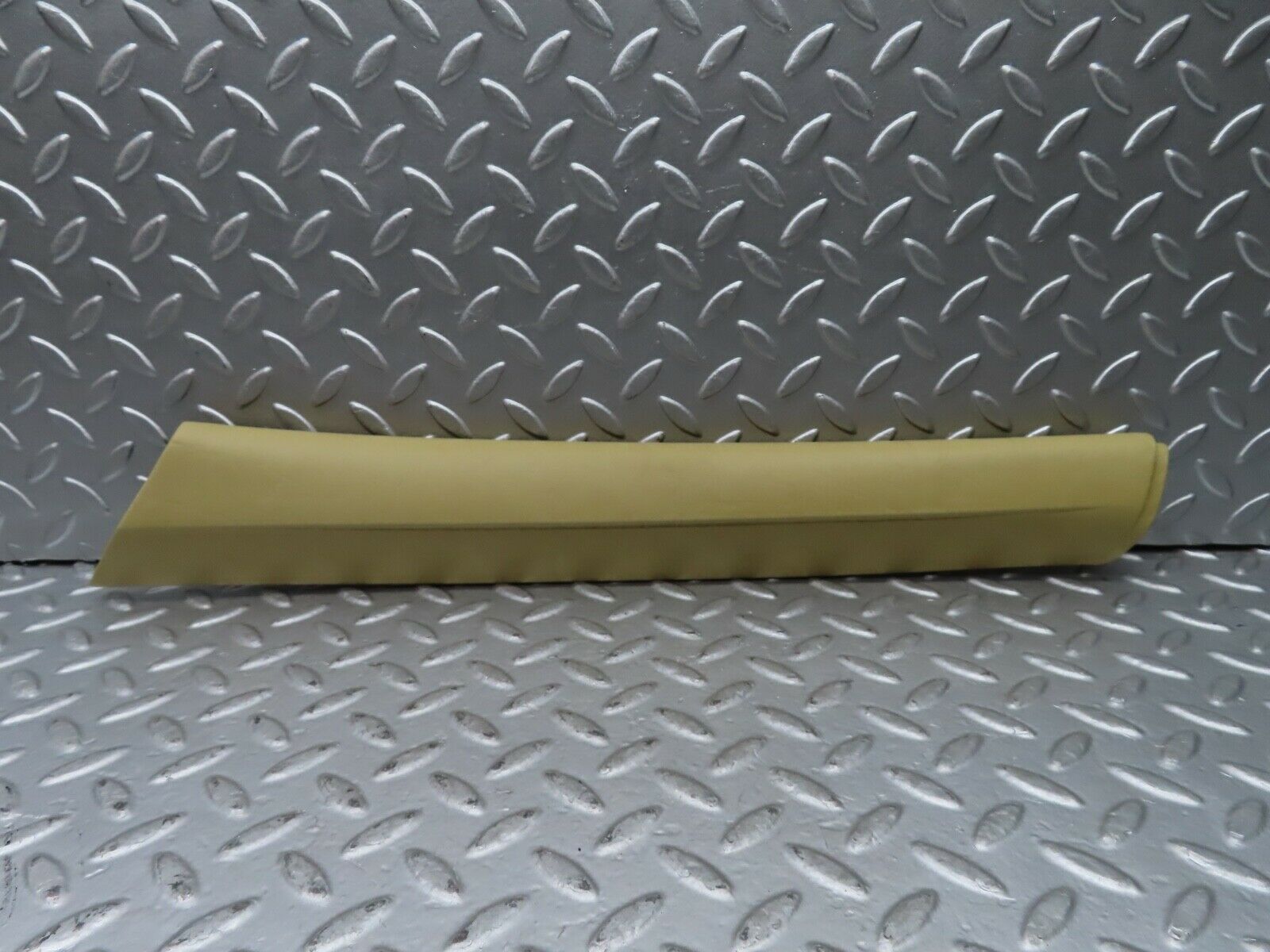 21047 Mercedes-Benz W123 230E A Pillar Cover Left Side Beige