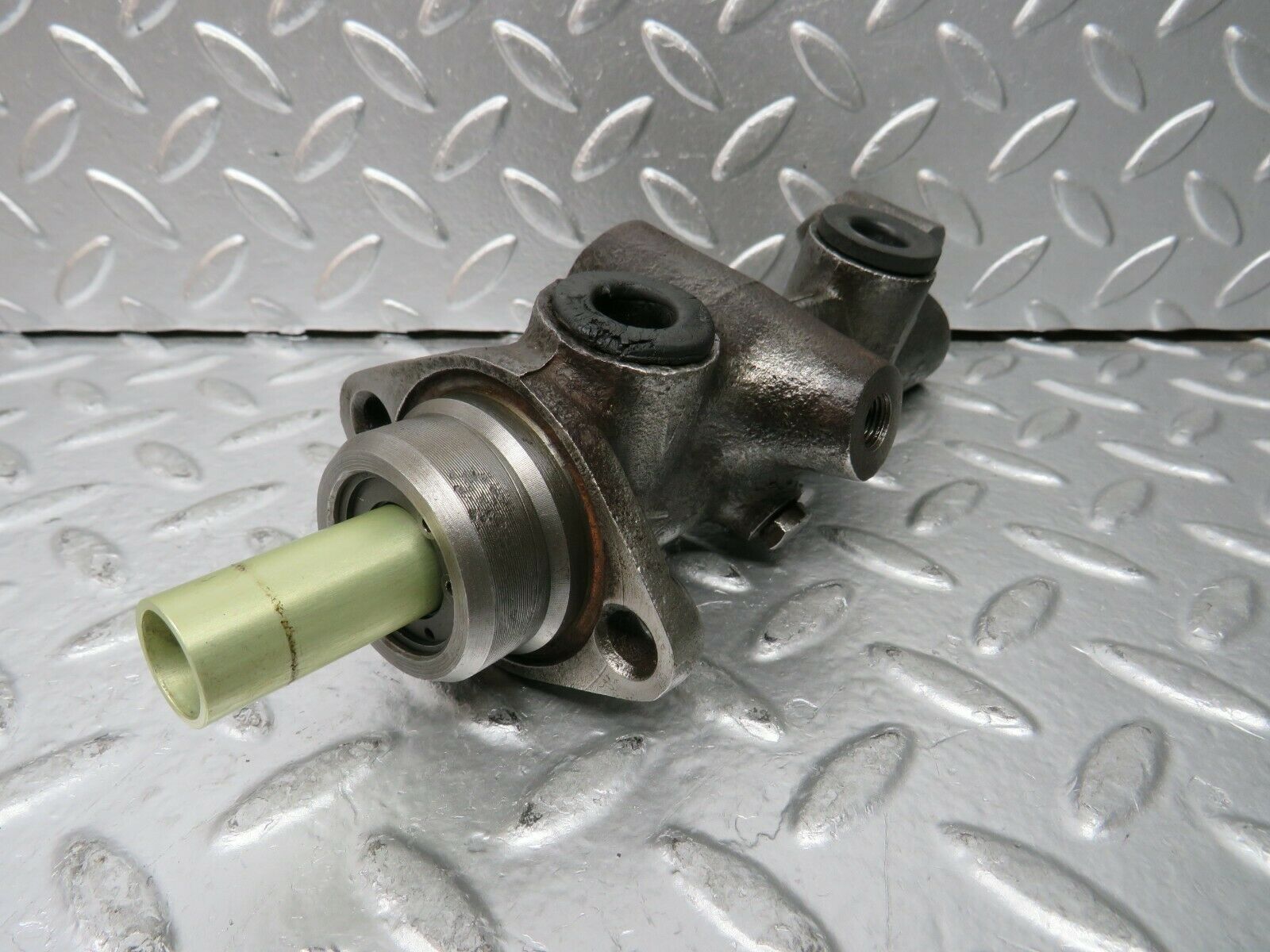 23218 Mercedes-Benz W116 350SE Brake Master Cylinder