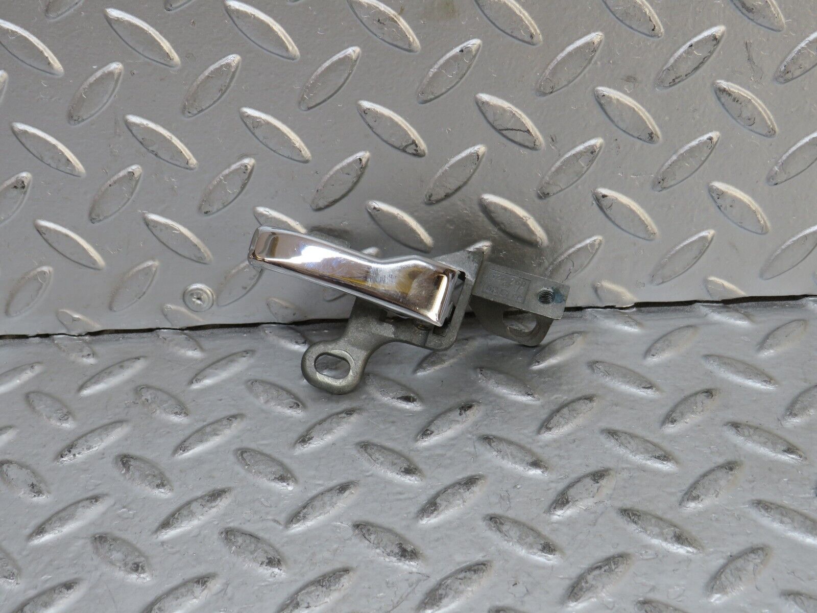 28133 Mercedes-Benz W123 280E Right Interior Door Handle 1237600261