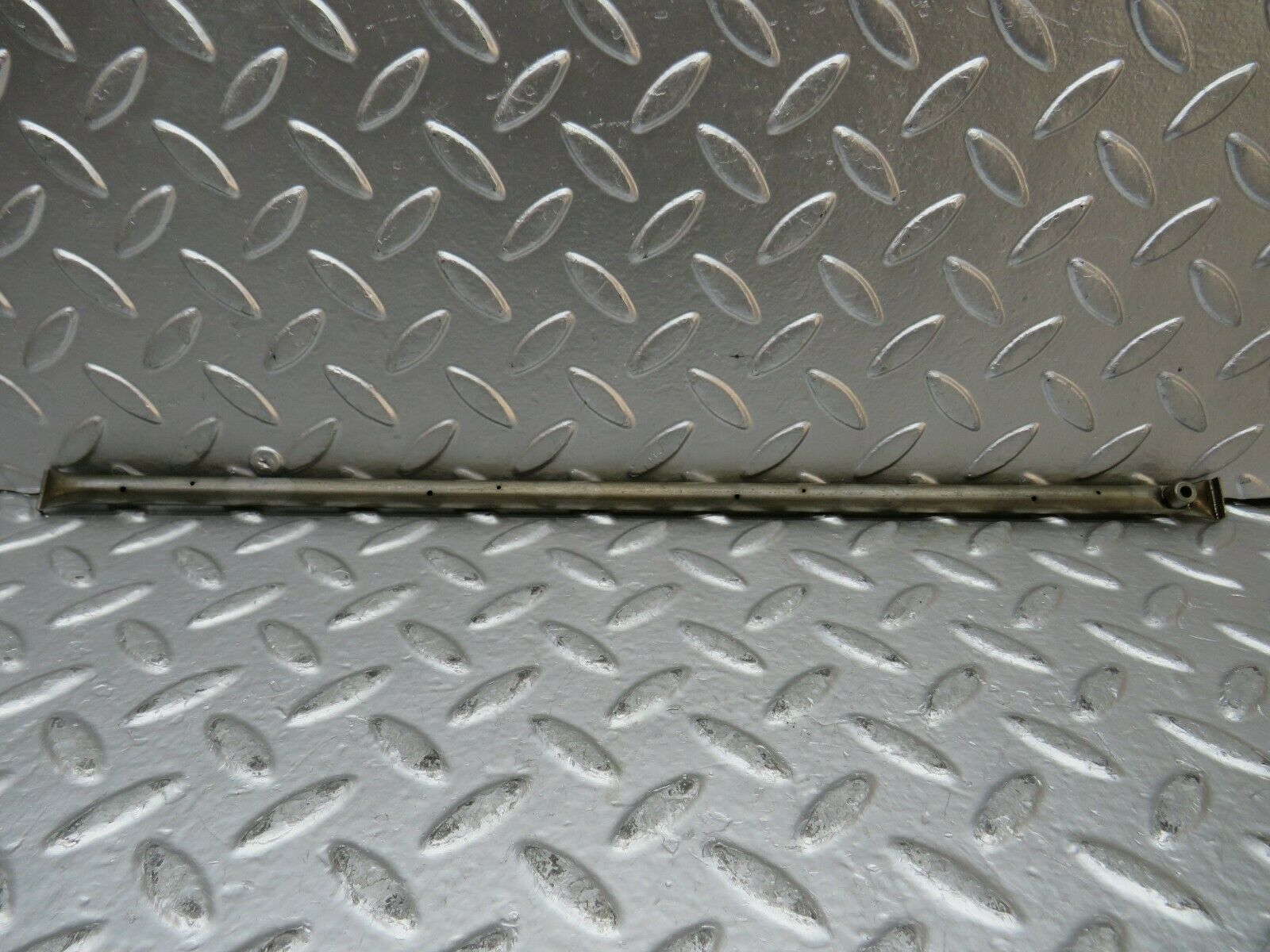 23133 Mercedes-Benz C123 230CE Coupe Camshaft Oil Tube