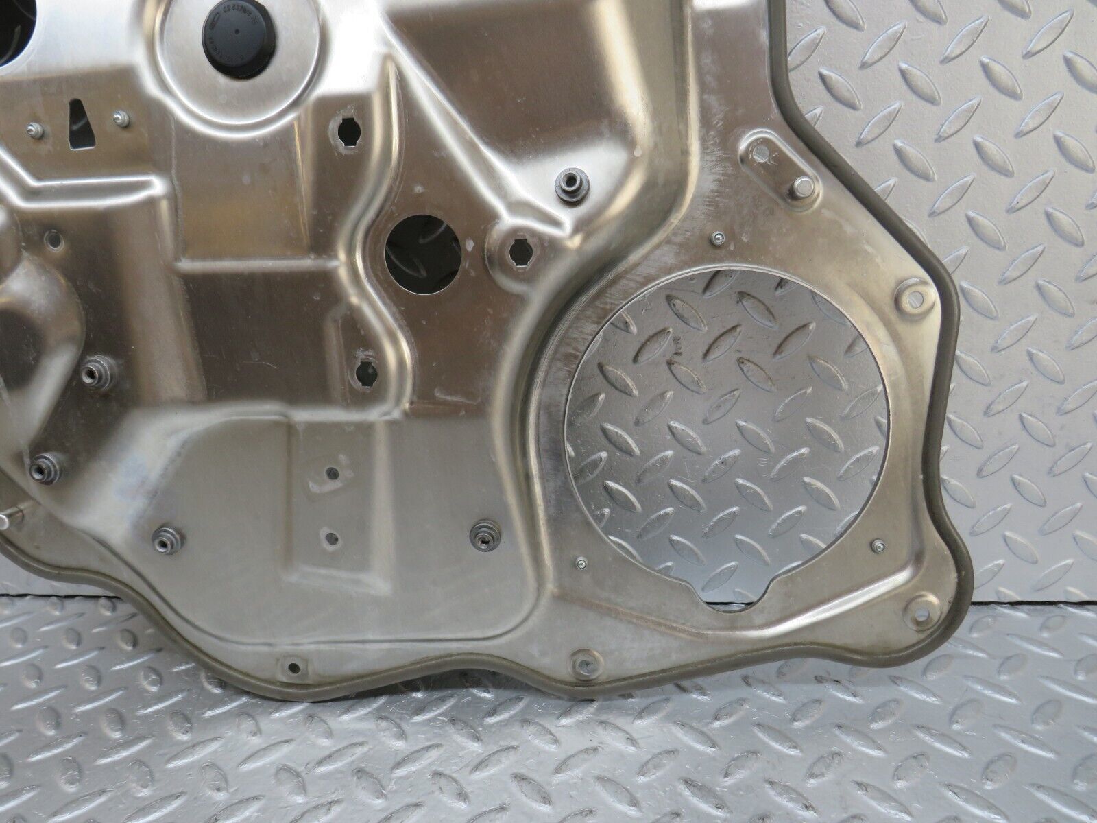 35106 Mercedes-Benz W221 Rear Right Window Regulator Support Panel