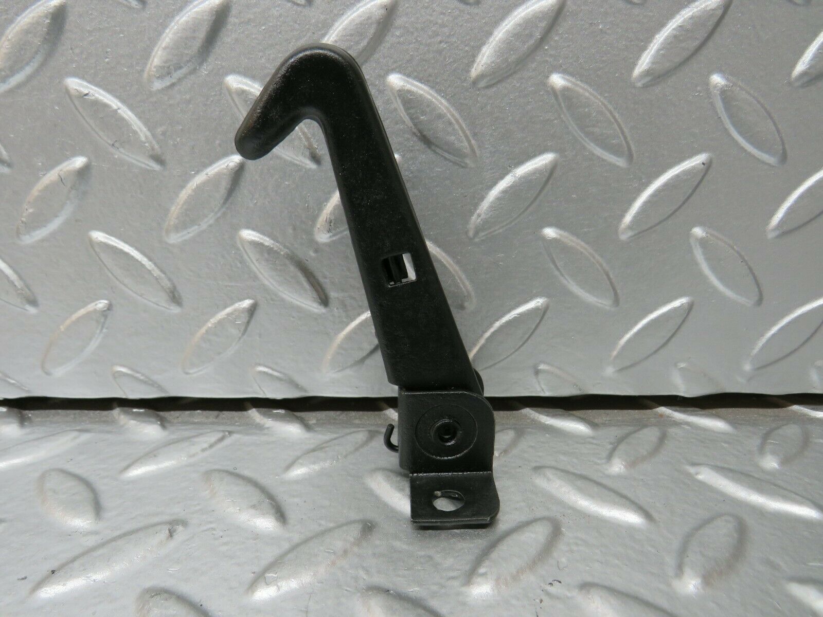 23908 Mercedes-Benz C107 450SLC Coupe Bonnet Safety Latch