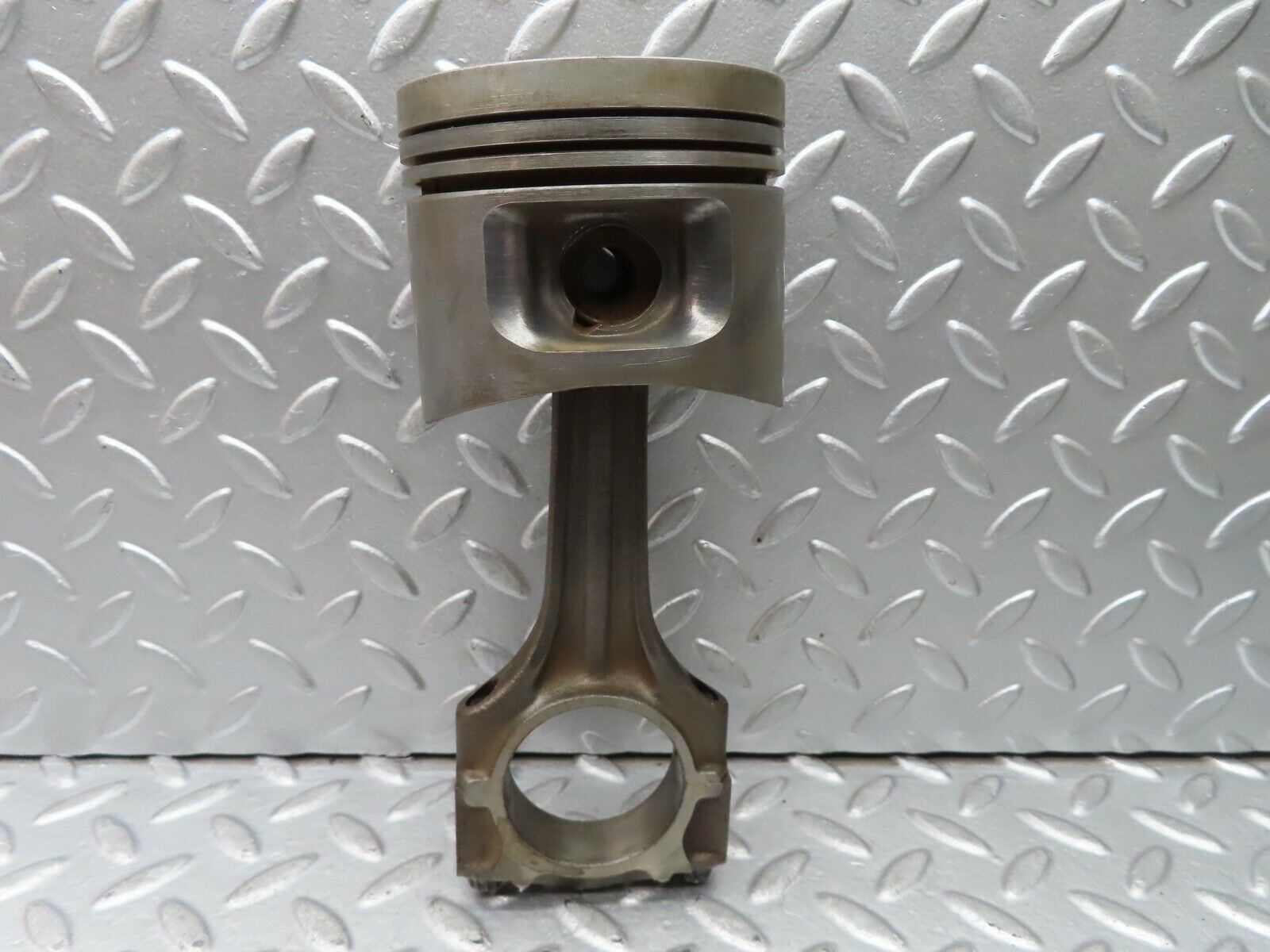 21365 Mercedes-Benz W123 230E Piston With Connecting Rod 95.475 mm