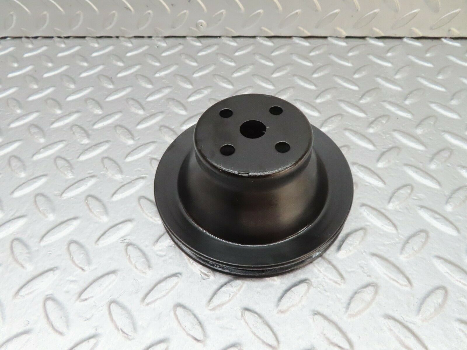 17988 Mercedes-Benz W123 200 Water Pump Pulley