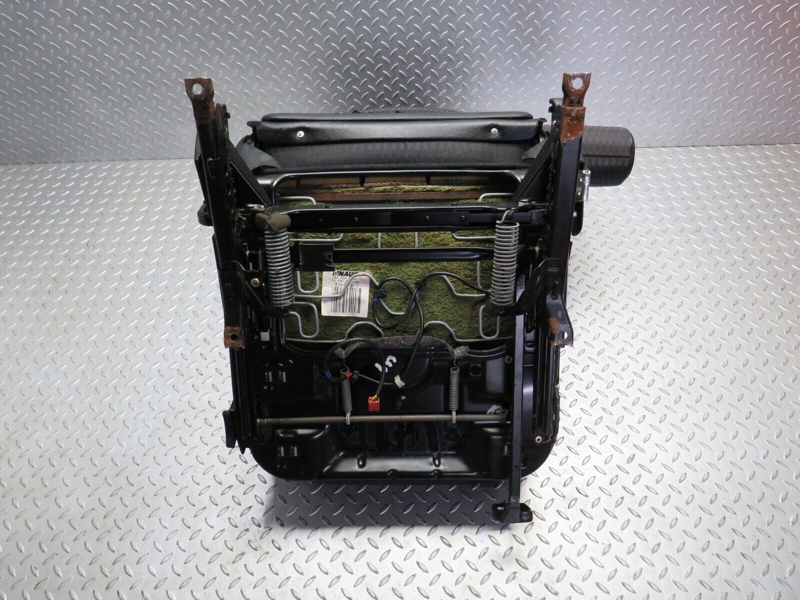 31574 Mercedes-Benz W201 190LE 1.8L Front Left Passenger Seat Black 2019101450