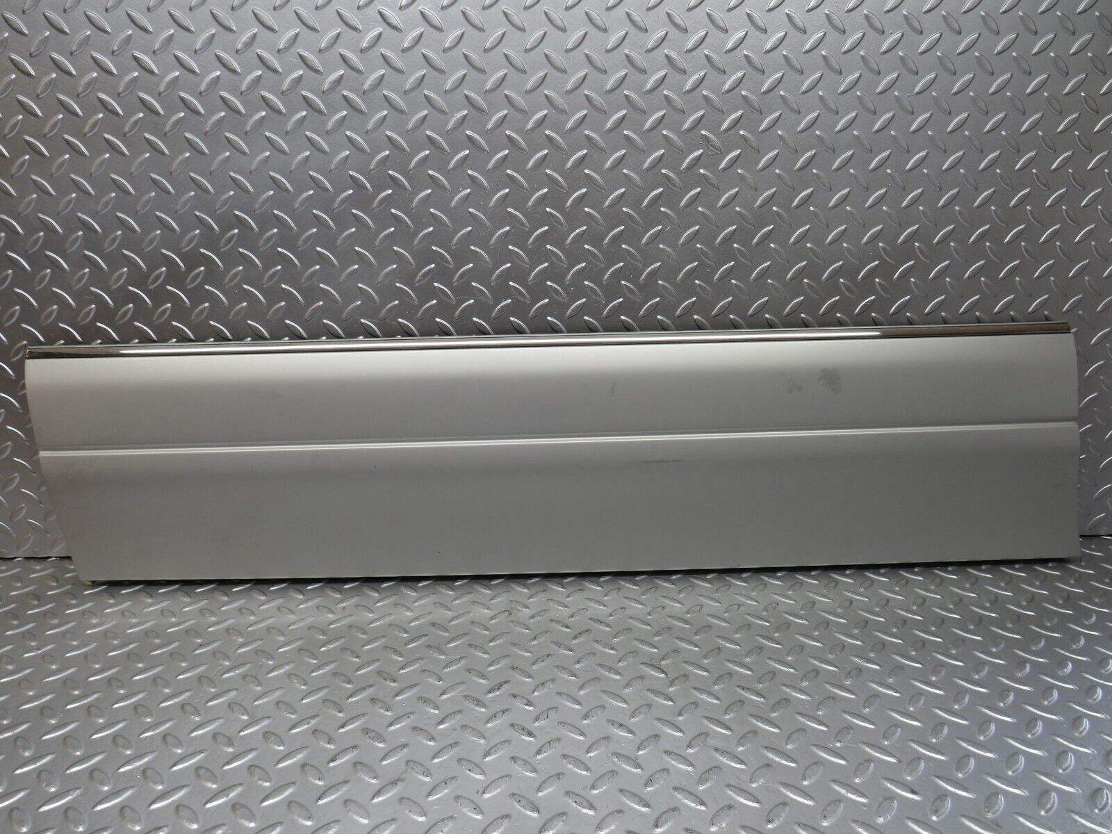 24806 Mercedes-Benz W140 S320 Front Left Door Lower Trim 1406907140