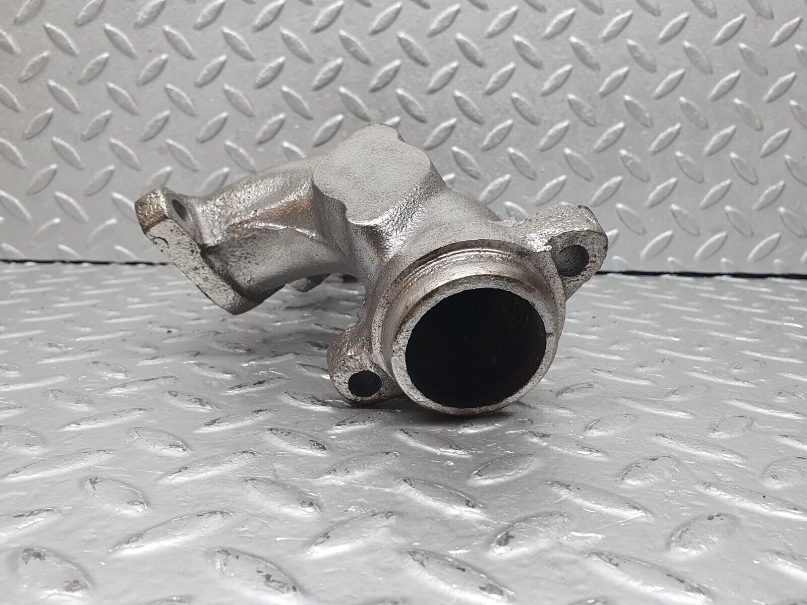 41201 Mercedes-Benz W126 300SE Exhaust Manifold Cylinder 1-3 1031421502