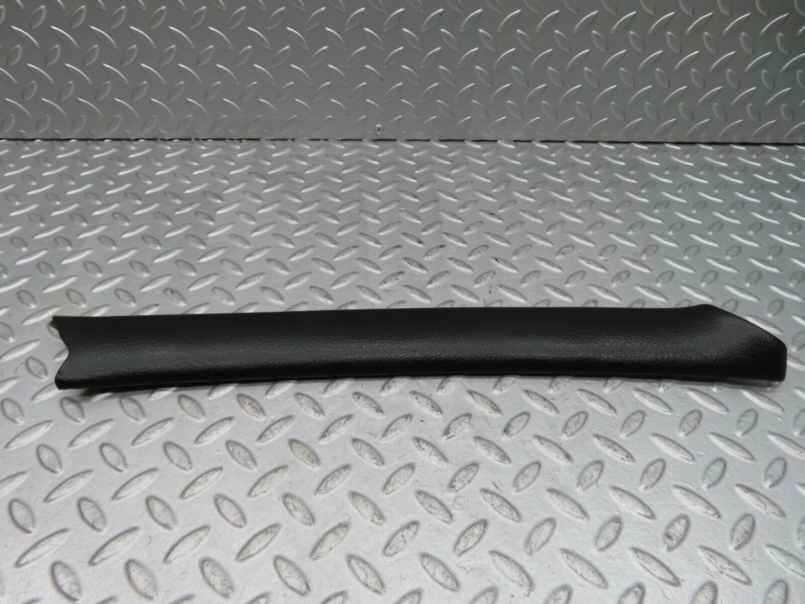 12248 Mercedes-Benz W108 280SE 3.5 A Pillar Trim Cover Right Black