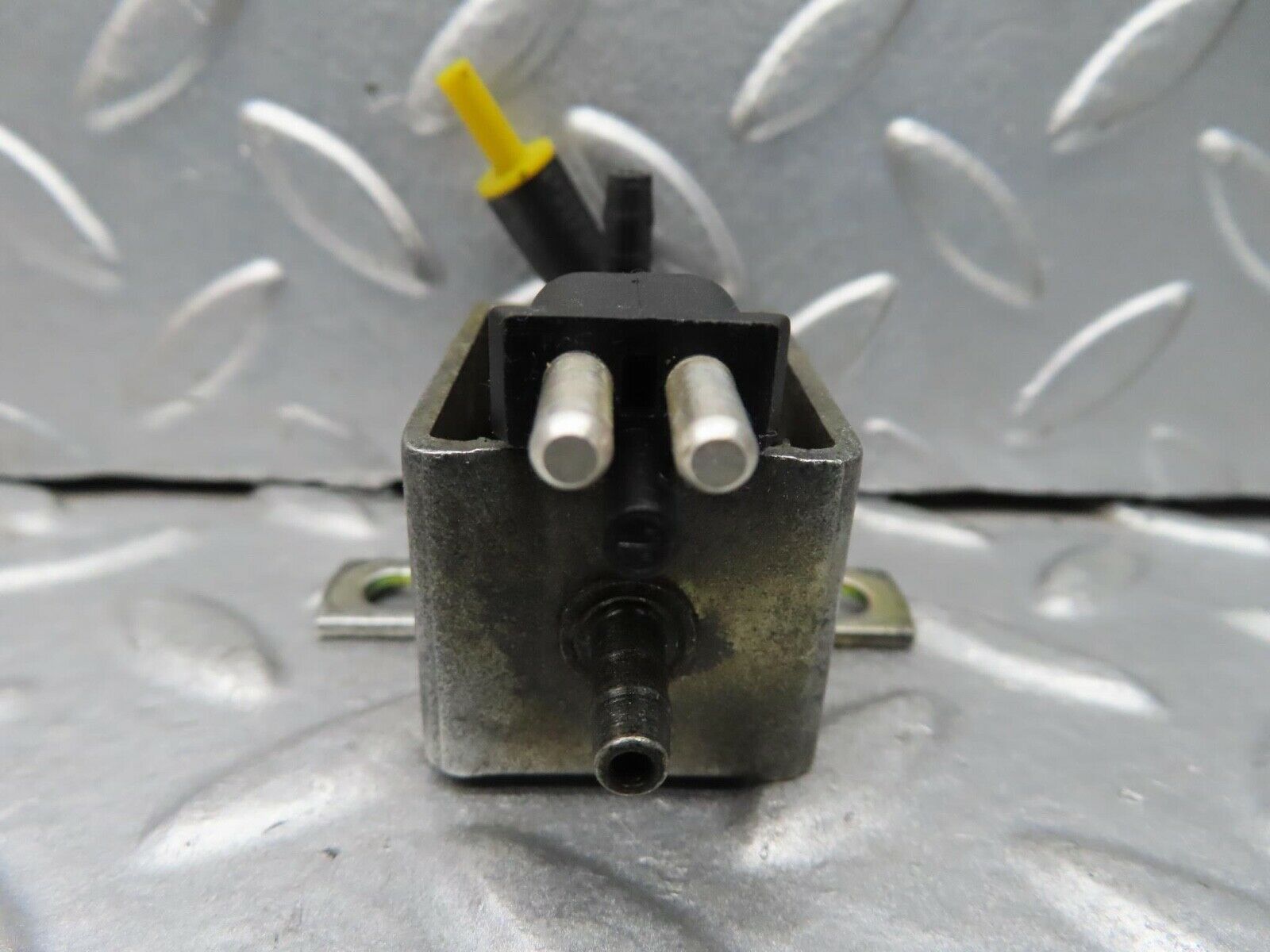 15096 Mercedes-Benz W140 S320 Vacuum Control Valve 0015408697