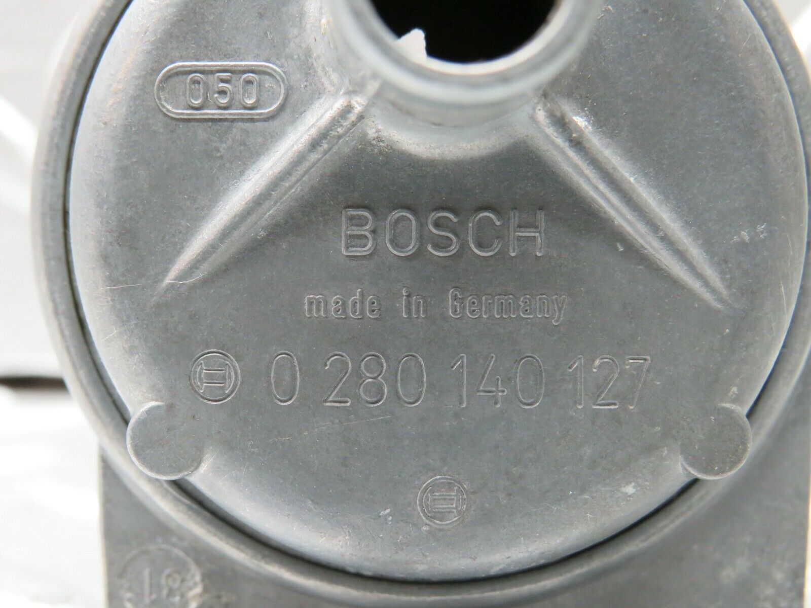 23083 Mercedes-Benz C123 230CE Coupe Auxiliary Air Valve Bosch 0280140127