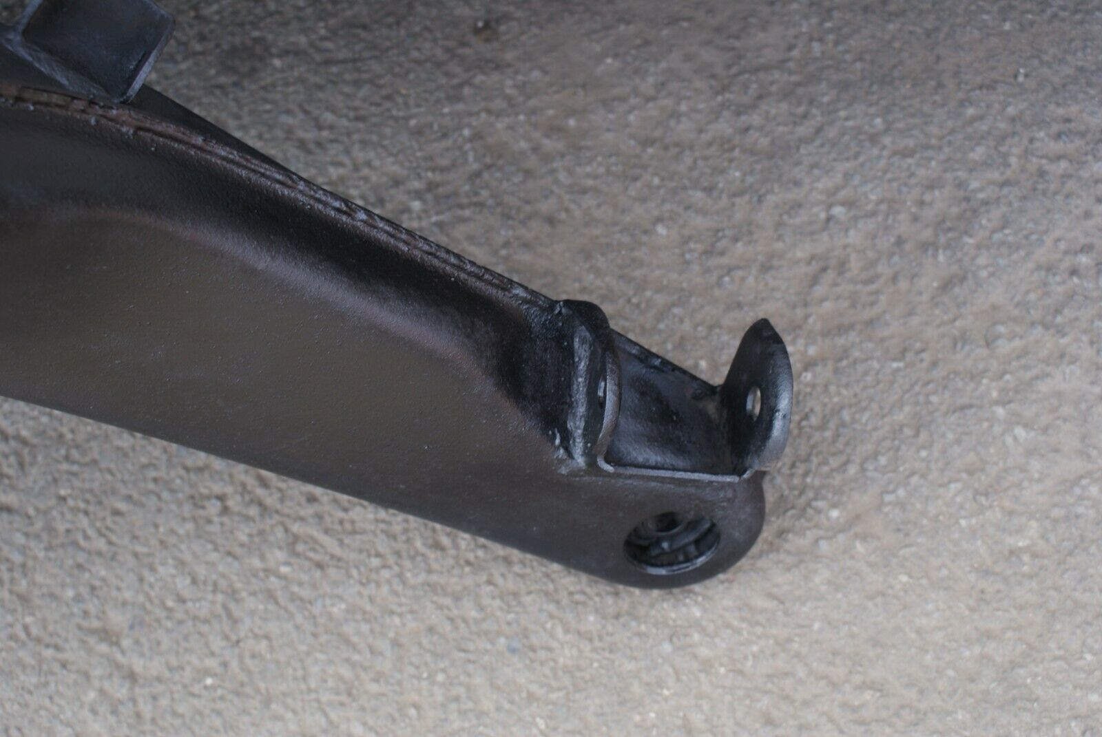 3174 Mercedes-Benz W115 220D Rear Subframe Axle Carrier Suspension