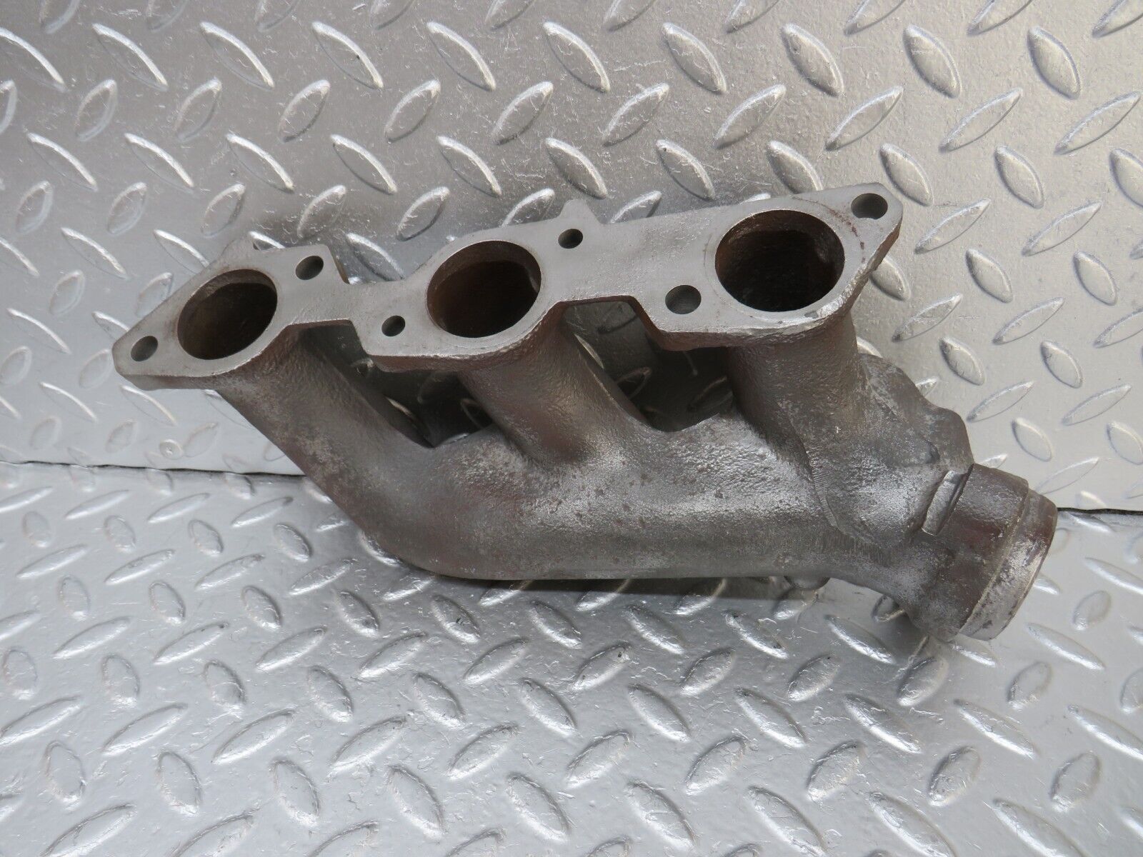 34689 Mercedes-Benz W124 260E Exhaust Manifold 1-3 Cylinder 1031421602