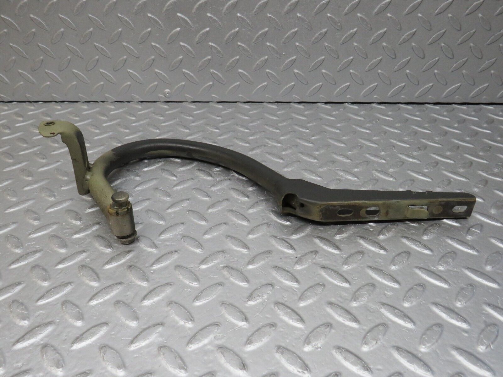 36539 Mercedes-Benz W201 190E 2.0L Boot Lid Trunk Hinge Right Side