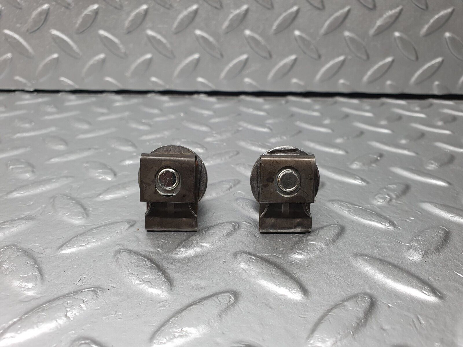 41287 Mercedes-Benz W126 300SE Rear Seat Holder 2x