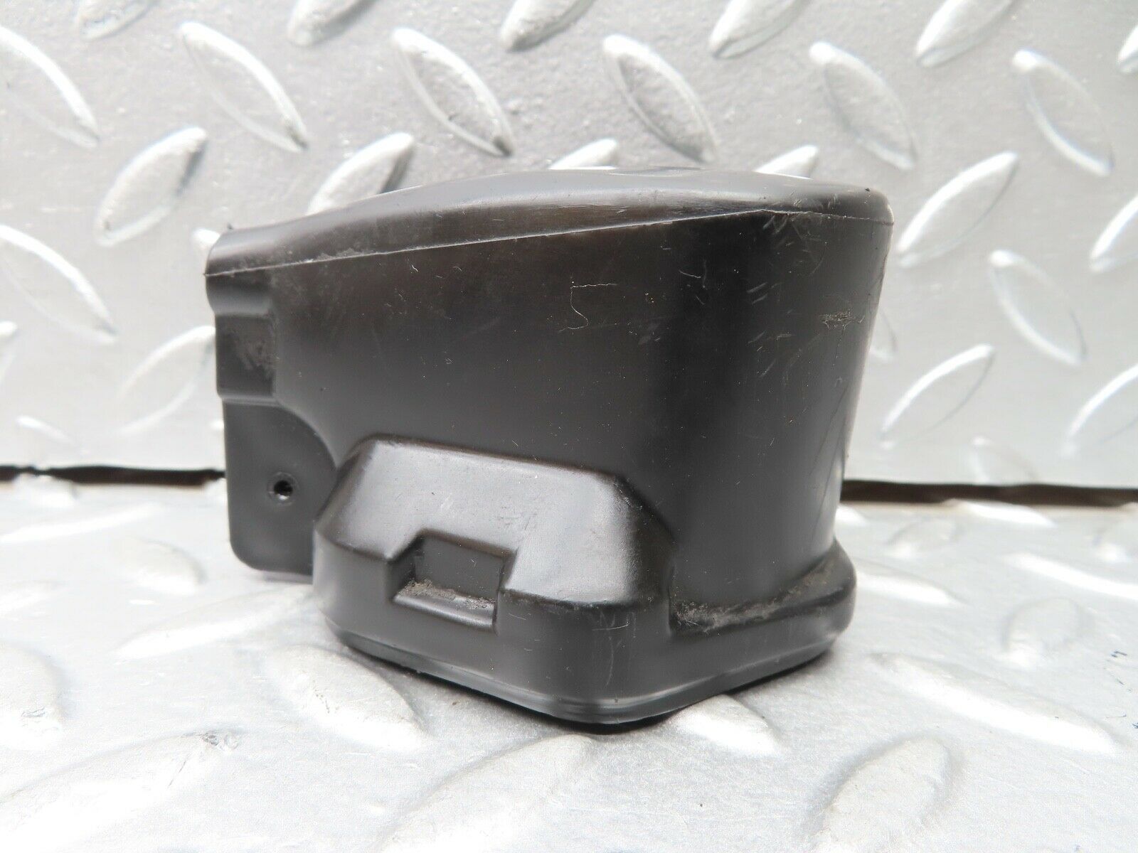 21576 Mercedes-Benz W126 300SE Ignition Coil Cover Cap 0001582285