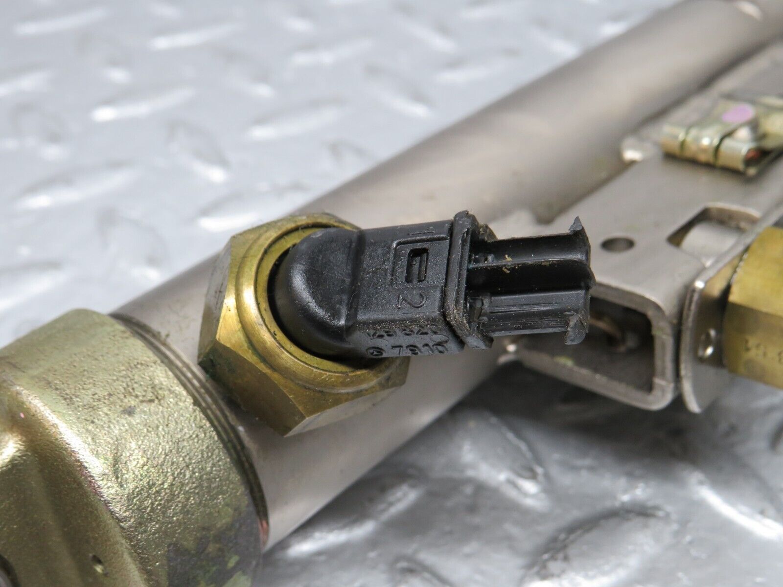 39467 Mercedes-Benz R129 320SL Coupe Roll Bar Hydraulic Cylinder Left 1298600335