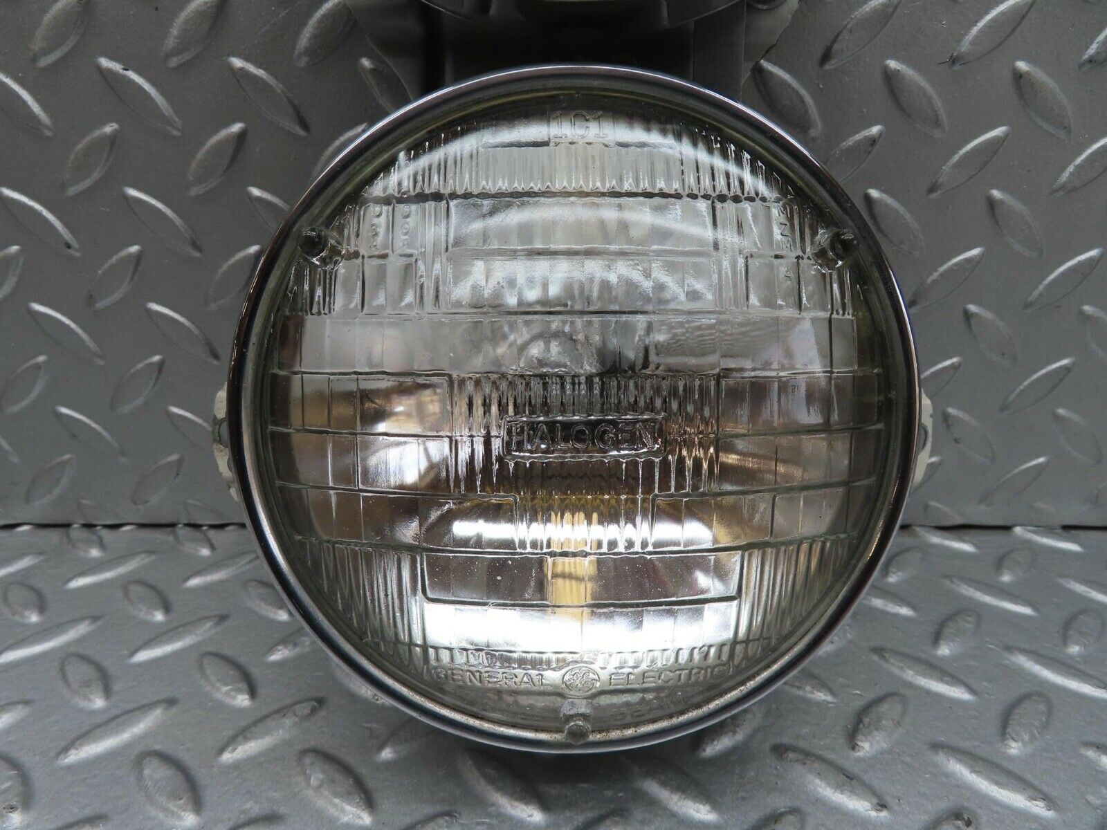 13073 Mercedes-Benz W111 220S Headlight Left/Right 0302350004