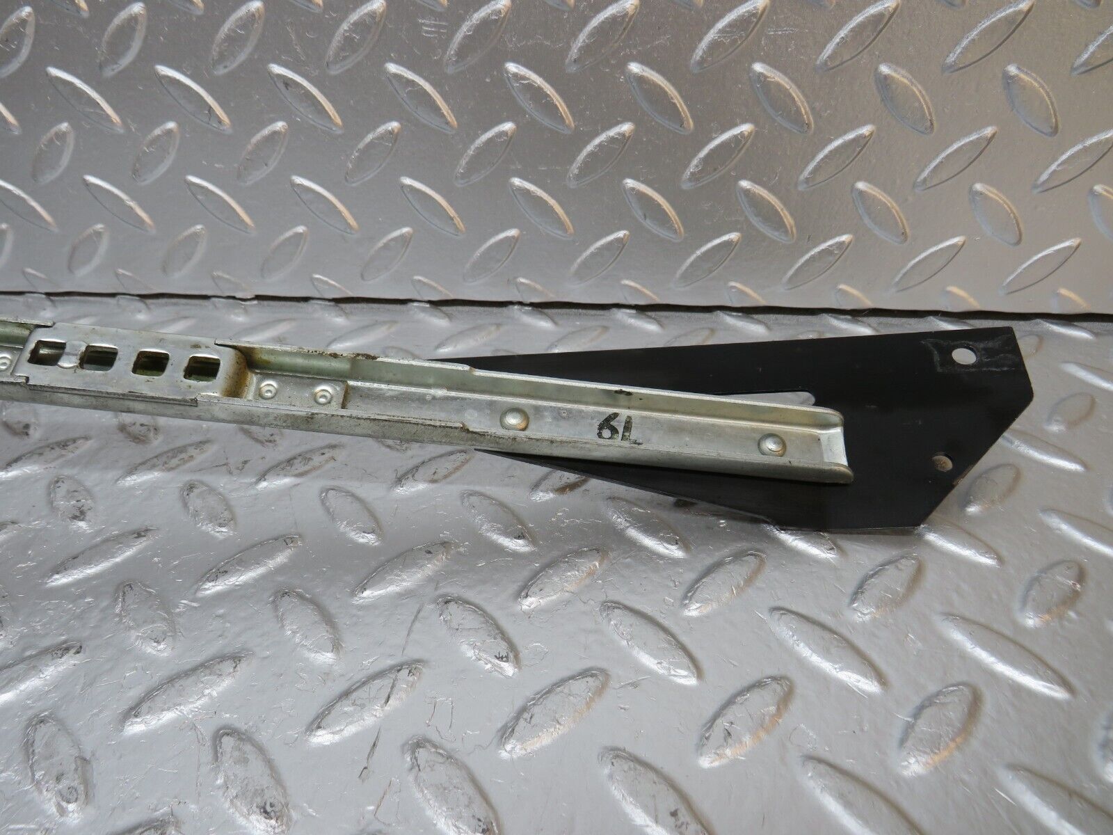 31174 Mercedes-Benz W123 230E Front Right Seat Sliding Adjust Handle