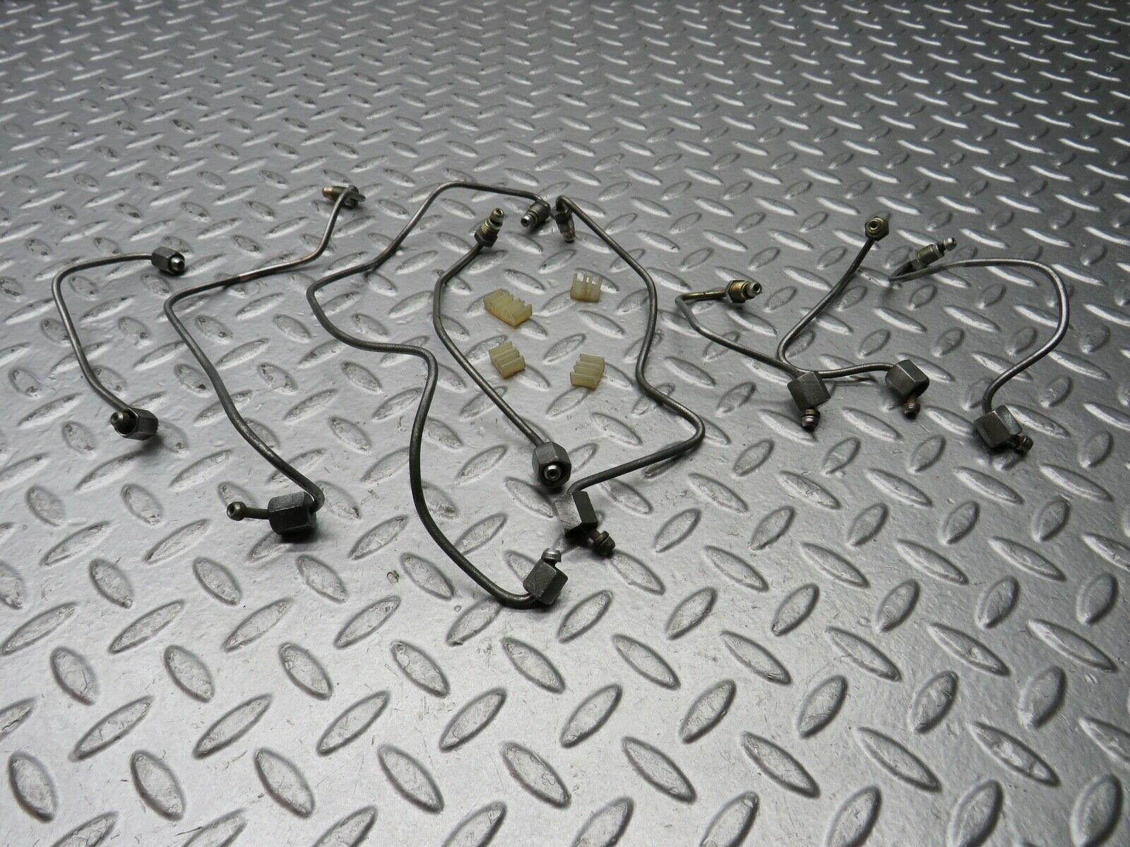 21792 Mercedes-Benz W126 300SE Fuel Line Hose Set