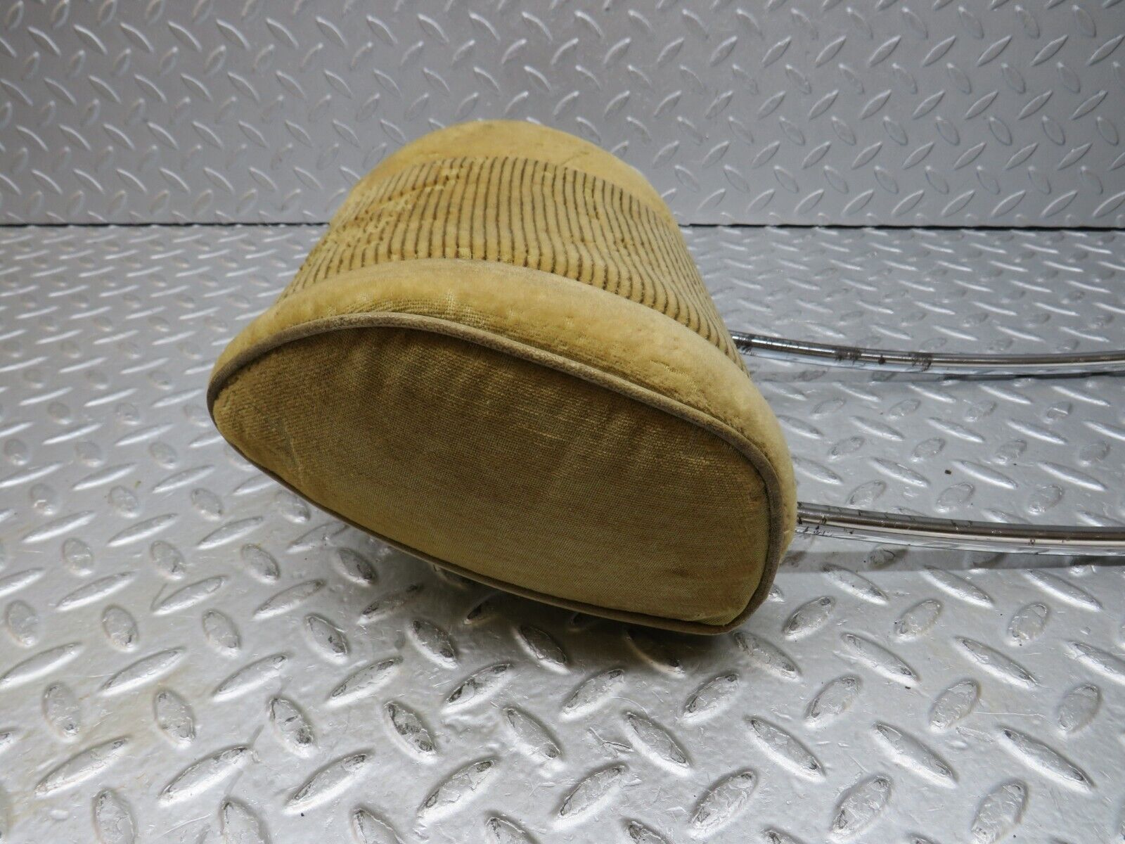 37079 Mercedes-Benz C126 420SEC Coupe Front Seat Headrest