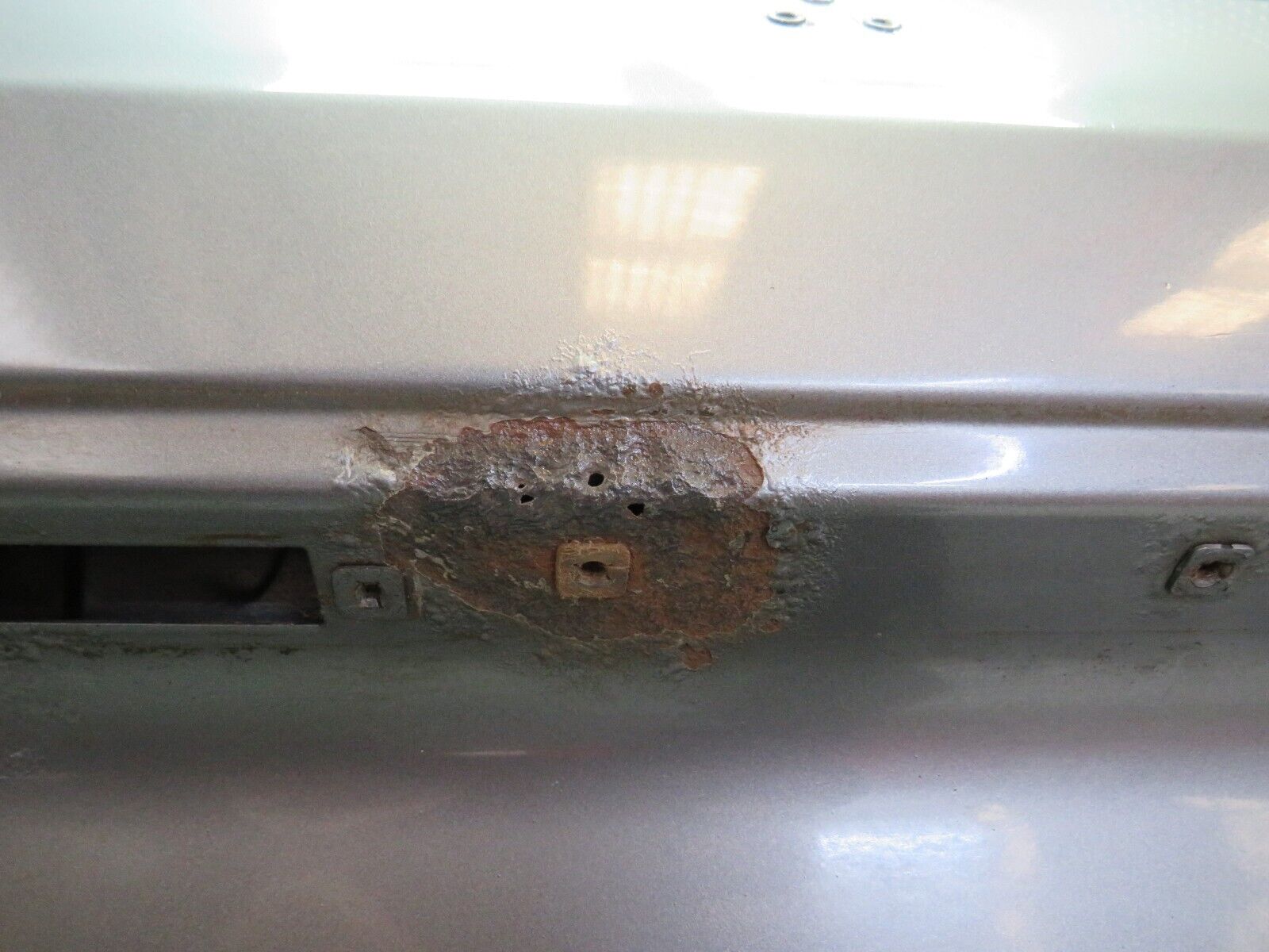 32579 Mercedes-Benz S124 220TE Wagon Tailgate Trunk Door & Handle Moulding Trim